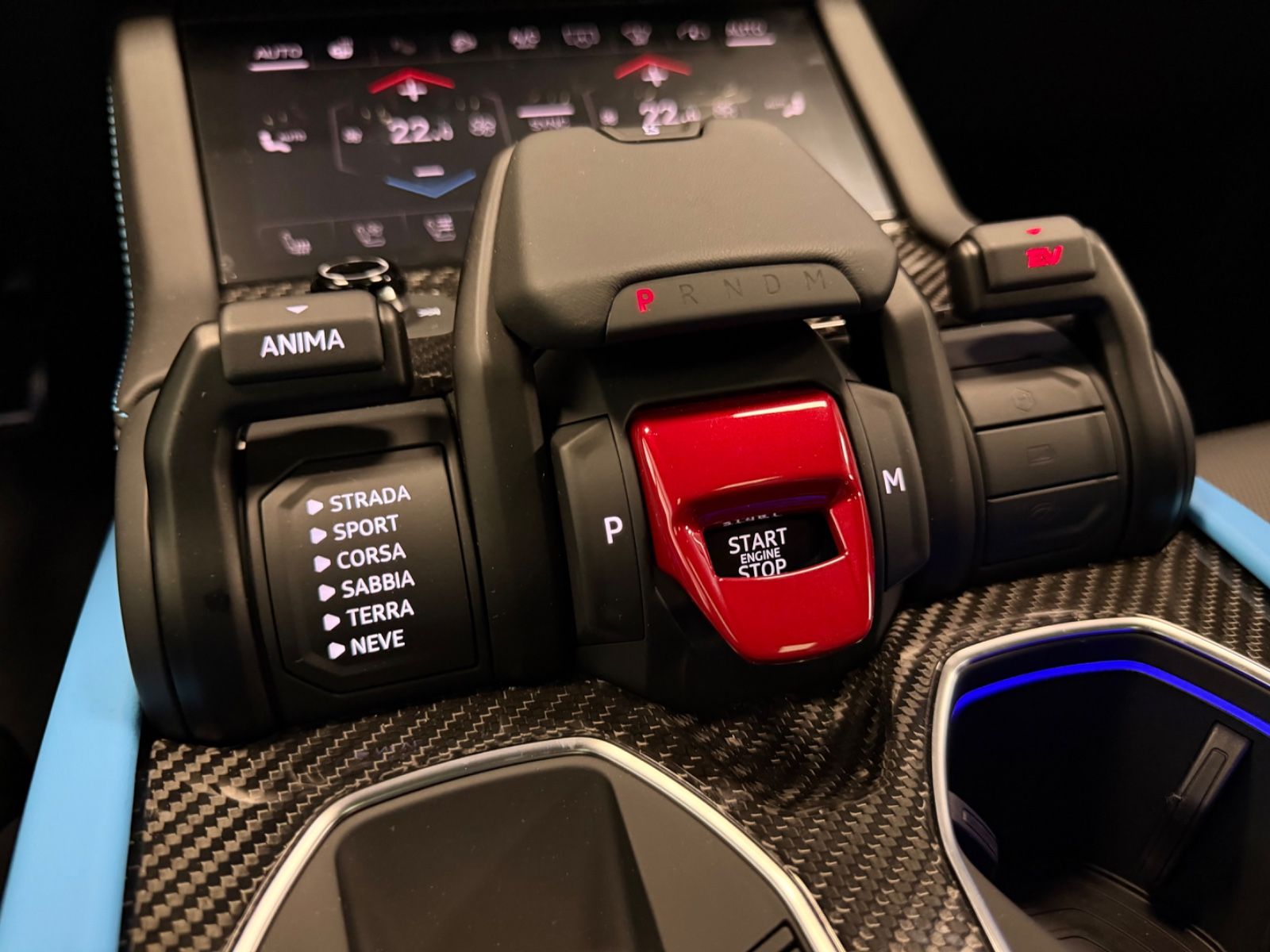 Fahrzeugabbildung Lamborghini URUS SE BIG-CARBONPACK B&O MASSAGE PR26 FULLOPT!