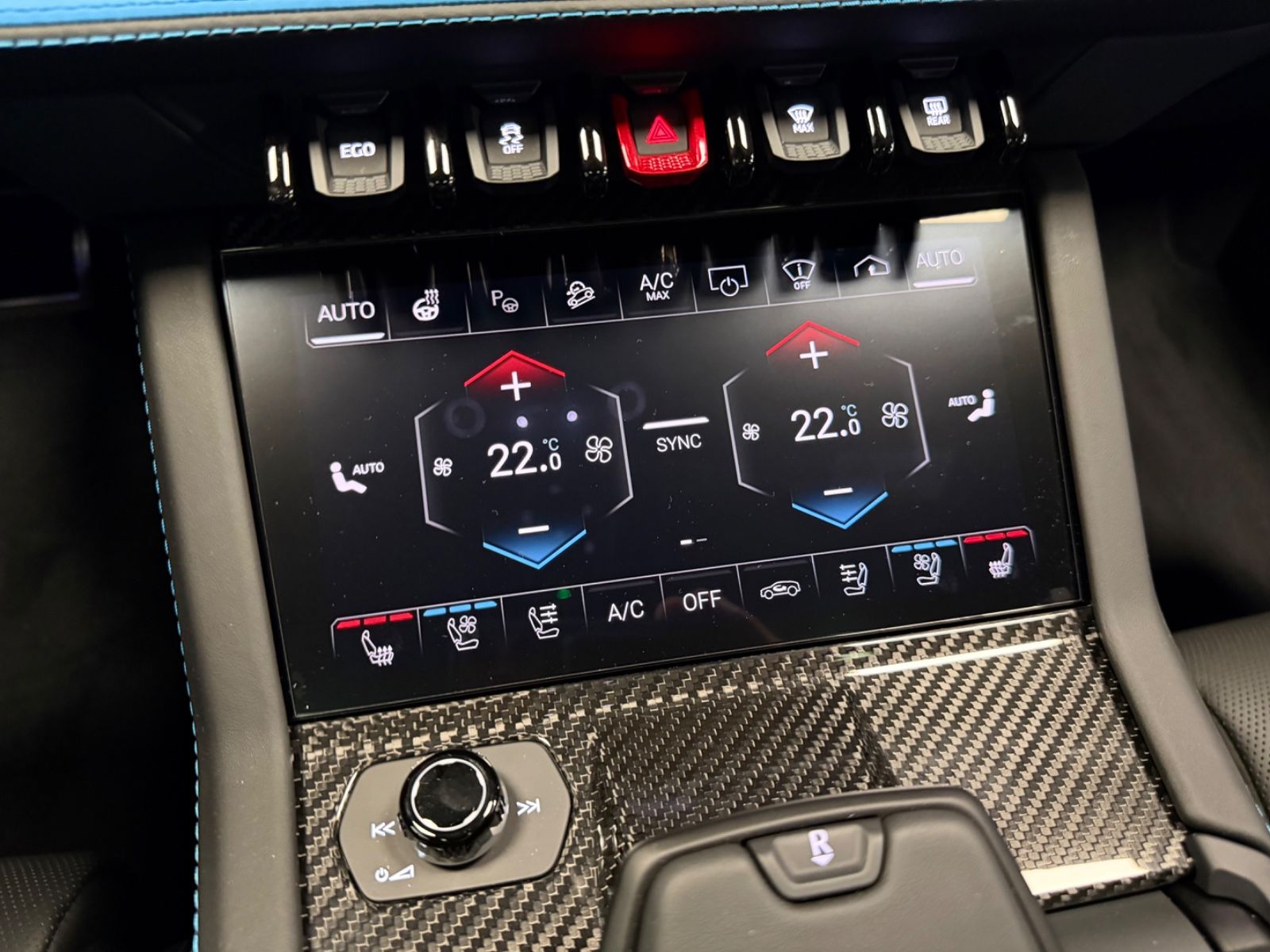 Fahrzeugabbildung Lamborghini URUS SE BIG-CARBONPACK B&O MASSAGE PR26 FULLOPT!
