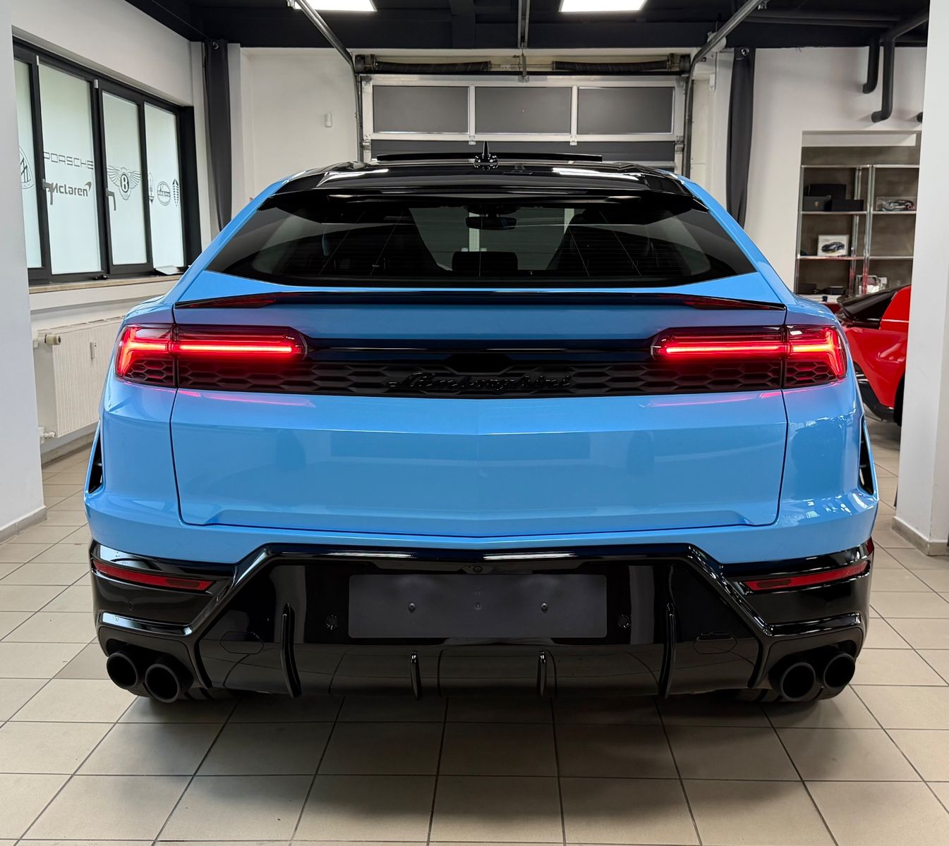 Fahrzeugabbildung Lamborghini URUS SE BIG-CARBONPACK B&O MASSAGE PR26 FULLOPT!