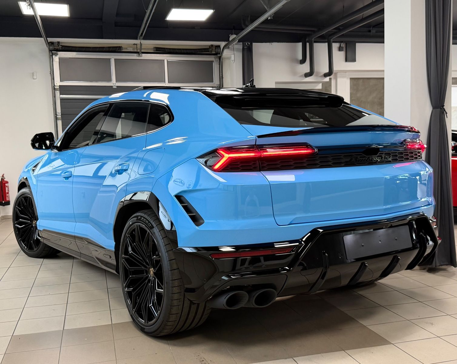 Fahrzeugabbildung Lamborghini URUS SE BIG-CARBONPACK B&O MASSAGE PR26 FULLOPT!