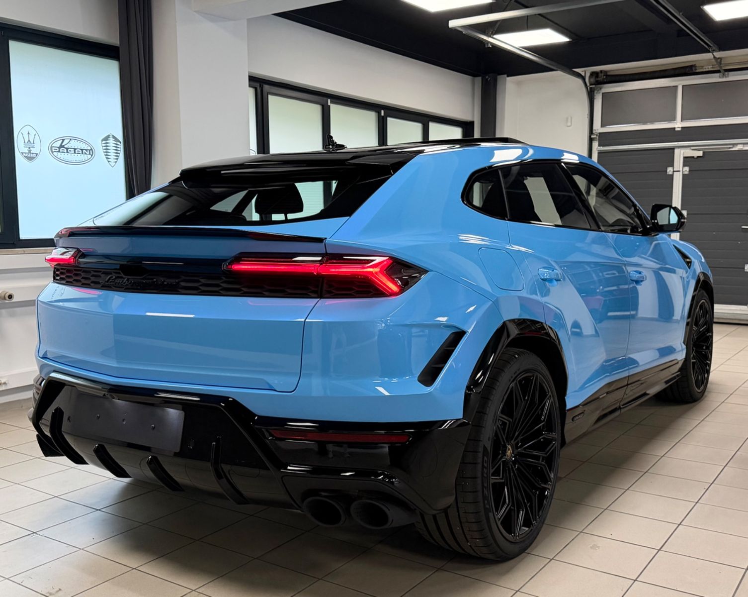 Fahrzeugabbildung Lamborghini URUS SE BIG-CARBONPACK B&O MASSAGE PR26 FULLOPT!