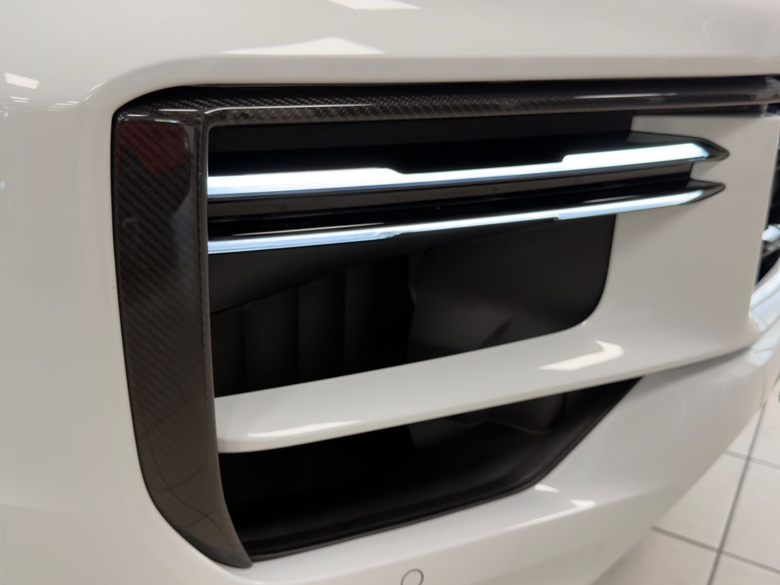 Fahrzeugabbildung Porsche CAYENNE COUPE TURBO E-HYBRID CERAMIC CARBON FULL