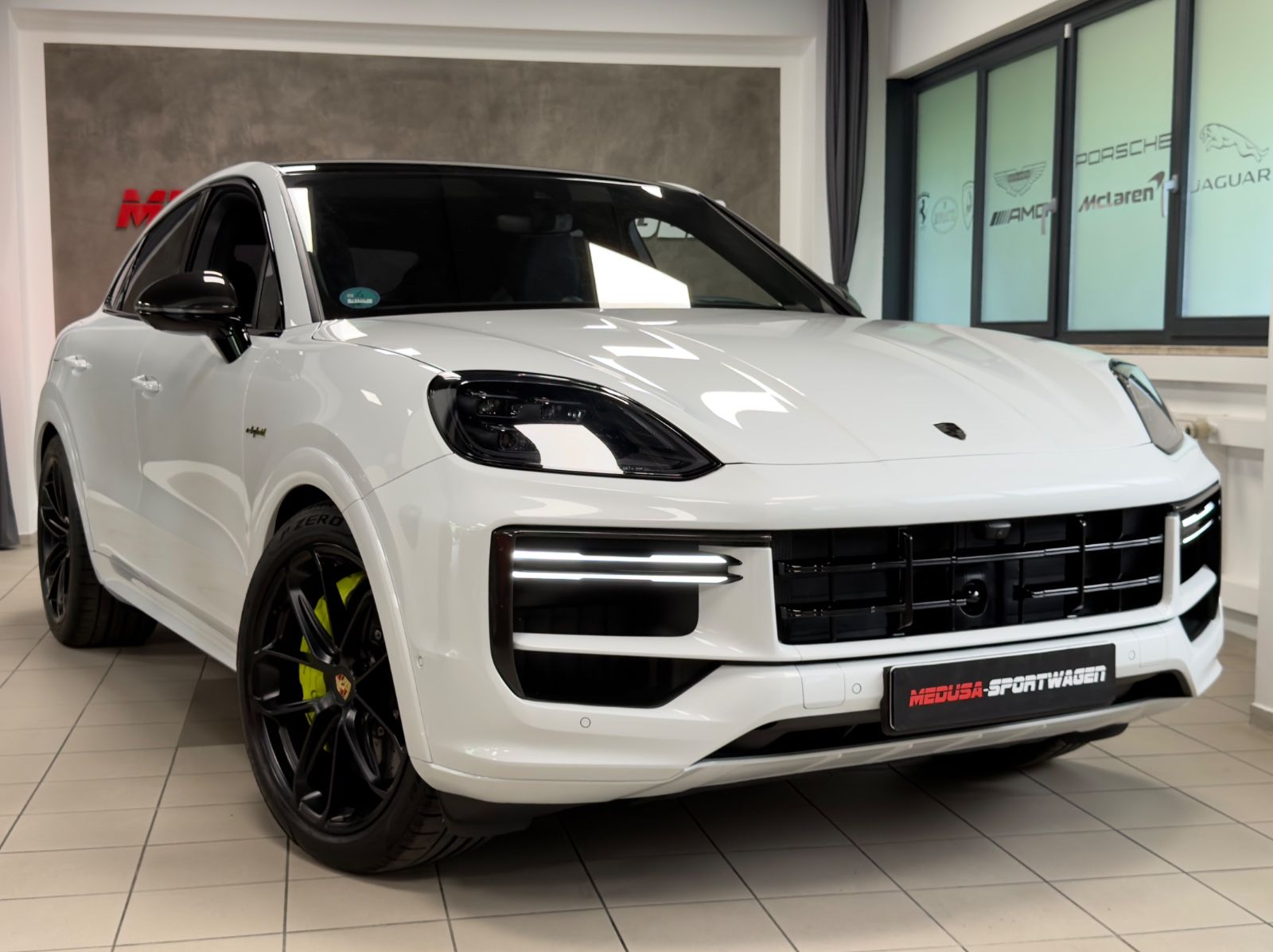 Fahrzeugabbildung Porsche CAYENNE COUPE TURBO E-HYBRID CERAMIC CARBON FULL