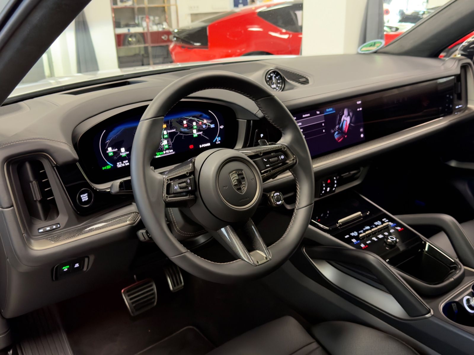 Fahrzeugabbildung Porsche CAYENNE COUPE TURBO E-HYBRID CERAMIC CARBON FULL