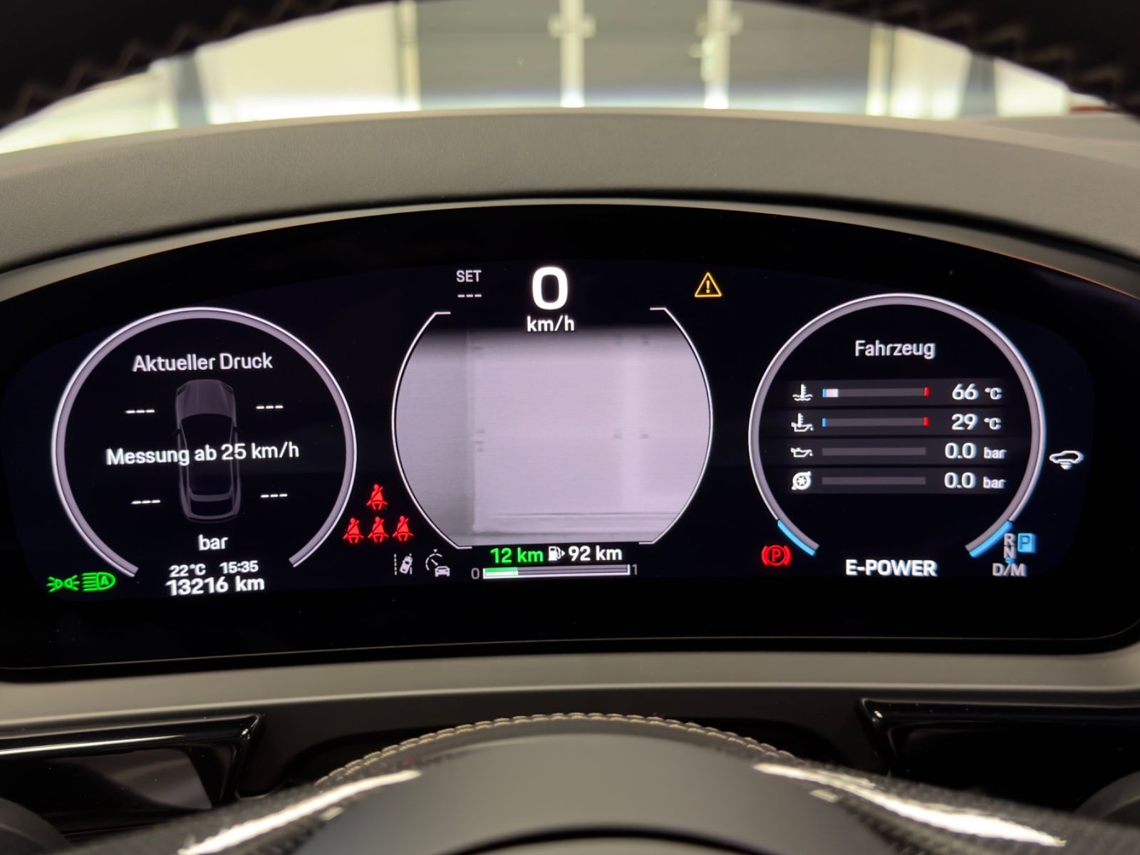 Fahrzeugabbildung Porsche CAYENNE COUPE TURBO E-HYBRID CERAMIC CARBON FULL