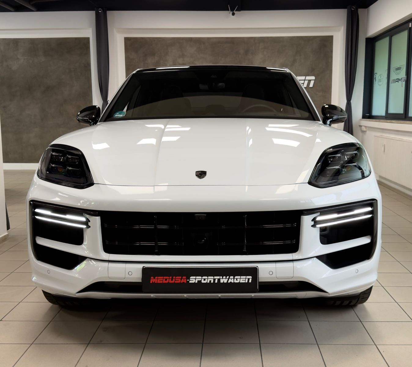 Fahrzeugabbildung Porsche CAYENNE COUPE TURBO E-HYBRID CERAMIC CARBON FULL