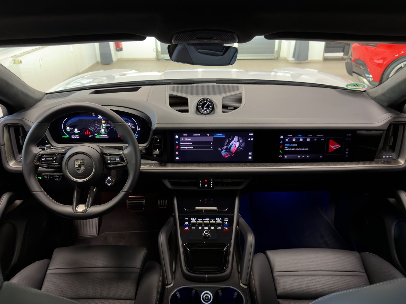 Fahrzeugabbildung Porsche CAYENNE COUPE TURBO E-HYBRID CERAMIC CARBON FULL