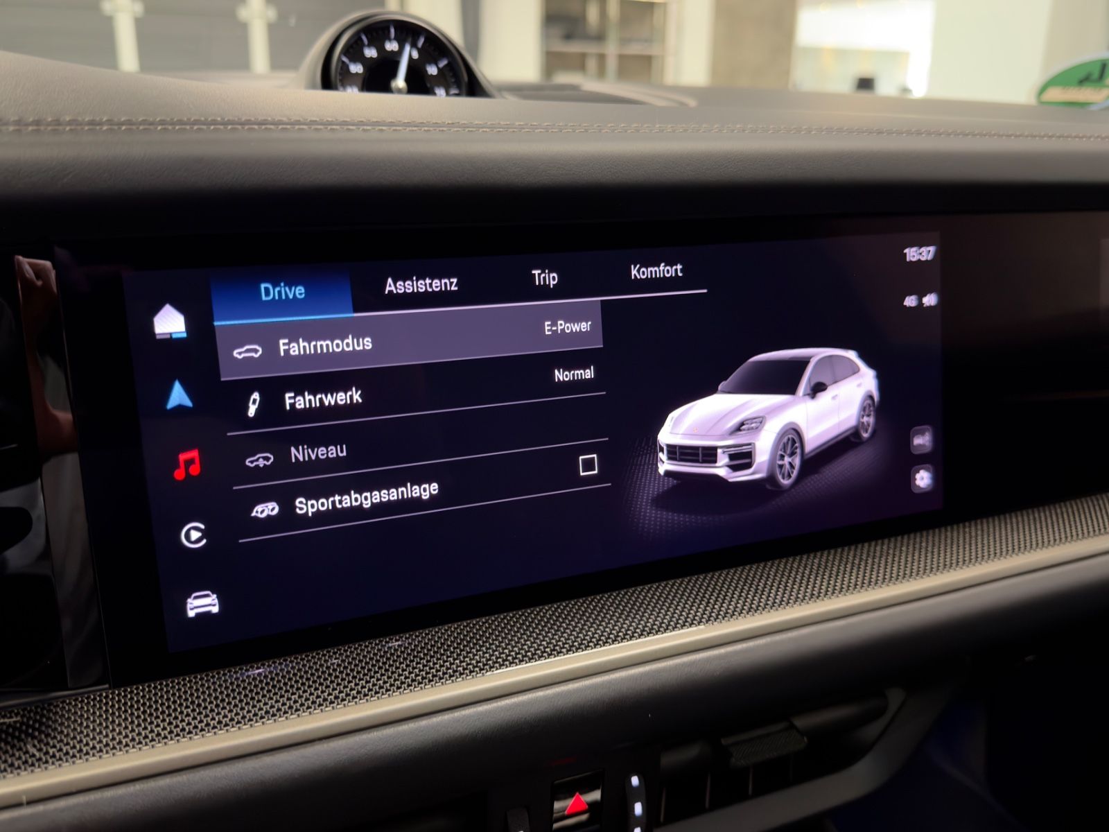 Fahrzeugabbildung Porsche CAYENNE COUPE TURBO E-HYBRID CERAMIC CARBON FULL