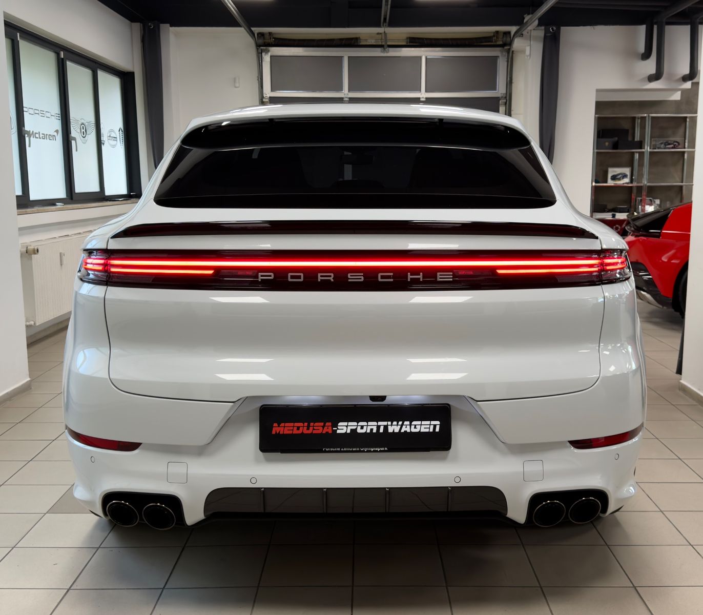 Fahrzeugabbildung Porsche CAYENNE COUPE TURBO E-HYBRID CERAMIC CARBON FULL