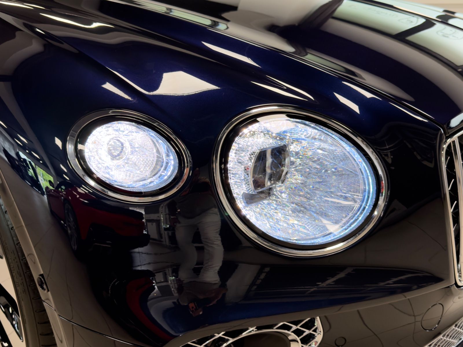 Fahrzeugabbildung Bentley CONTINENTAL GT AZURE V8 MULLINER NAIM PANO NEW!