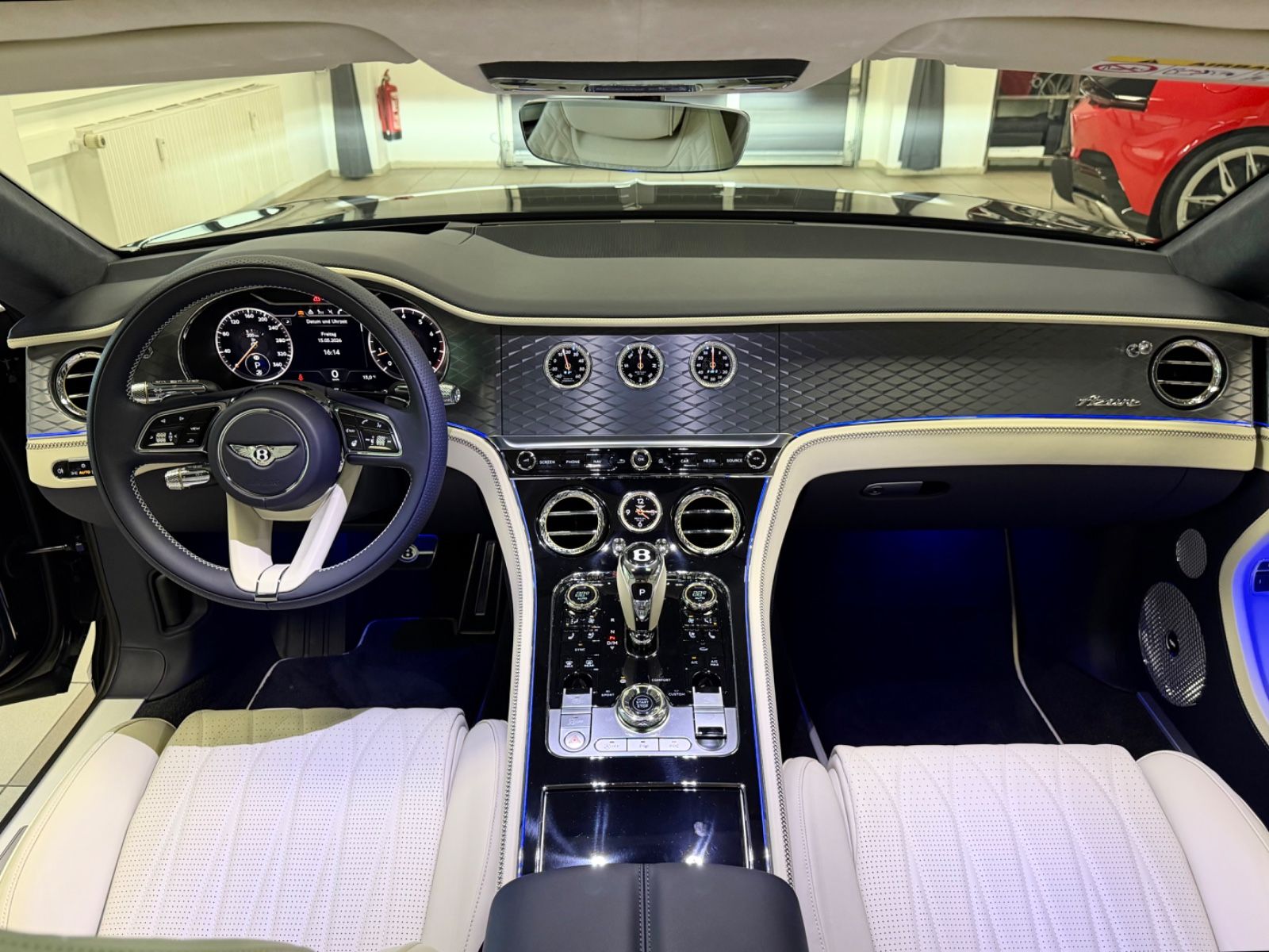 Fahrzeugabbildung Bentley CONTINENTAL GT AZURE V8 MULLINER NAIM PANO NEW!