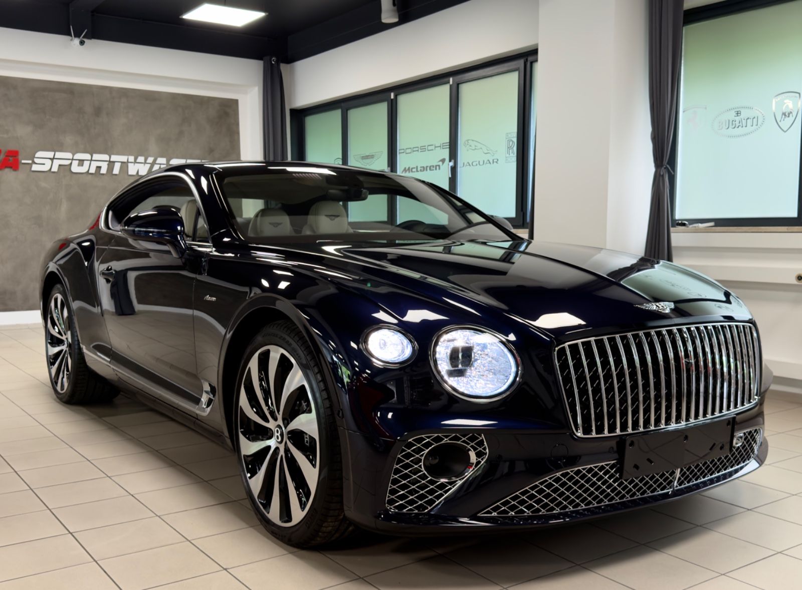 Fahrzeugabbildung Bentley CONTINENTAL GT AZURE V8 MULLINER NAIM PANO NEW!