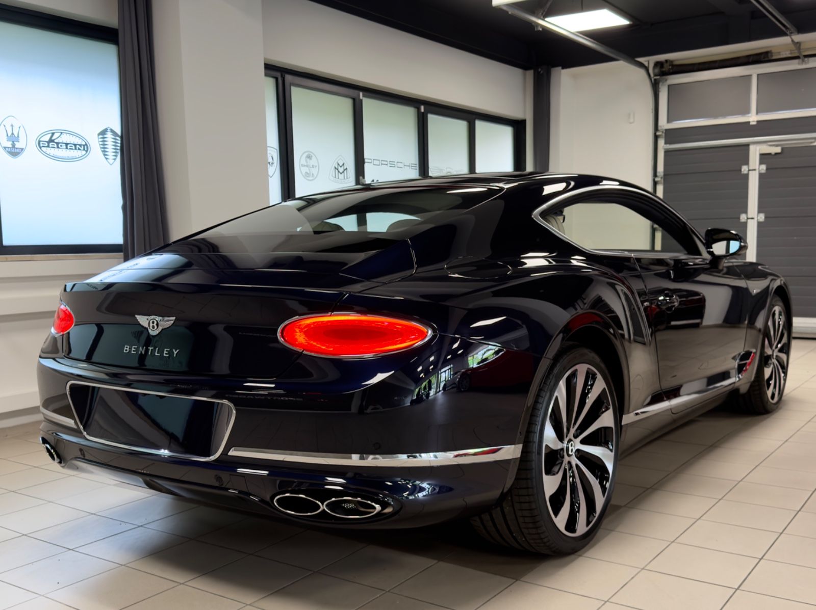 Fahrzeugabbildung Bentley CONTINENTAL GT AZURE V8 MULLINER NAIM PANO NEW!