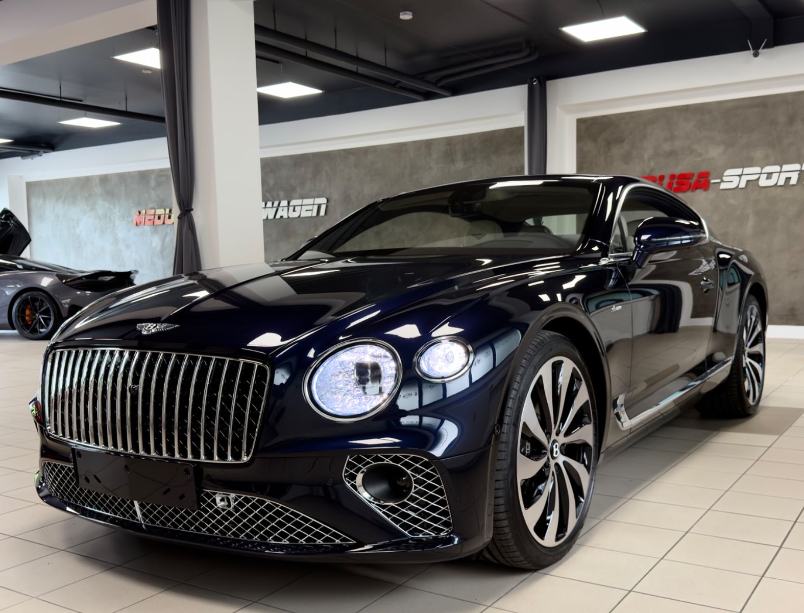 Fahrzeugabbildung Bentley CONTINENTAL GT AZURE V8 MULLINER NAIM PANO NEW!