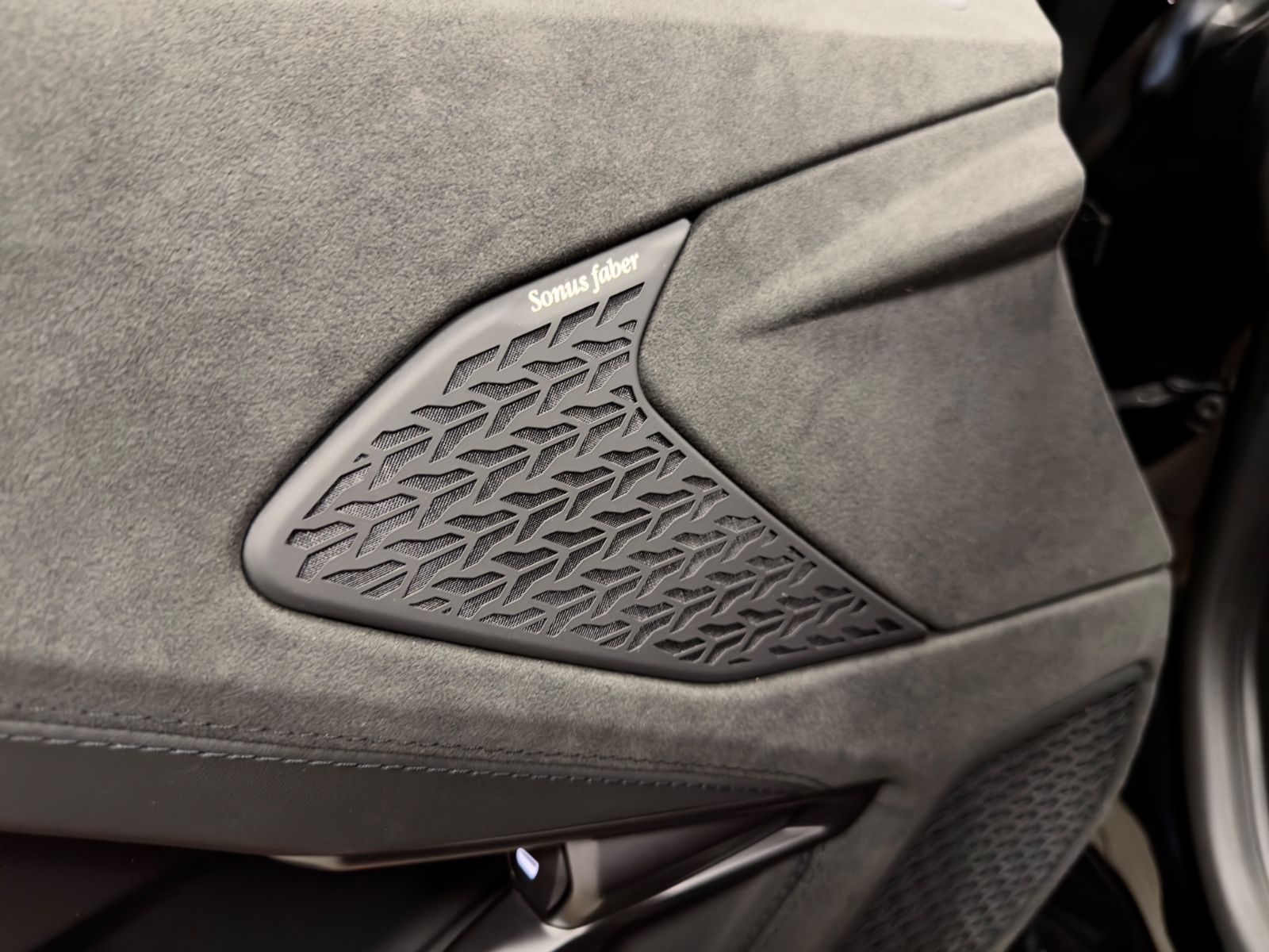Fahrzeugabbildung Lamborghini TEMERARIO NERO SONUS P-DISPLAY LIFT PR26 READY!