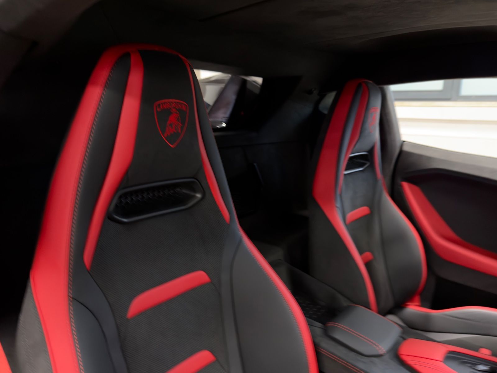 Fahrzeugabbildung Lamborghini TEMERARIO NERO SONUS P-DISPLAY LIFT PR26 READY!