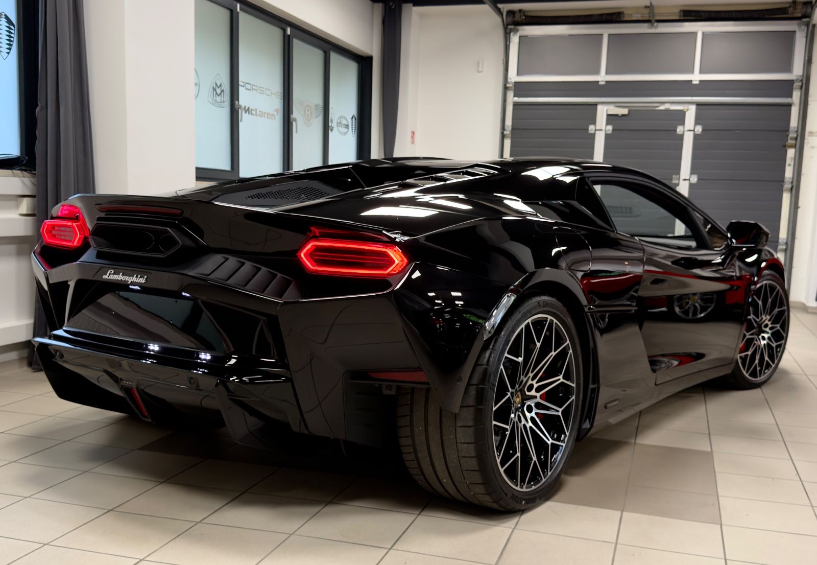 Fahrzeugabbildung Lamborghini TEMERARIO NERO SONUS P-DISPLAY LIFT PR26 READY!