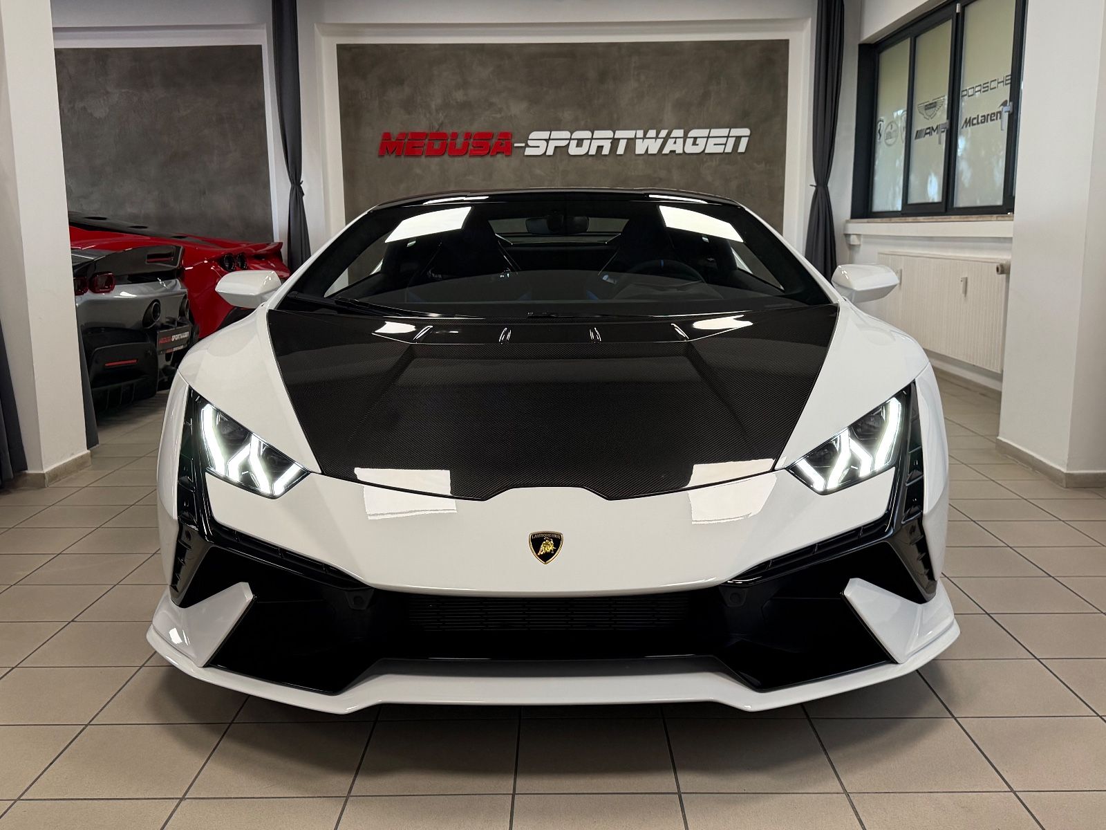 Fahrzeugabbildung Lamborghini HURACAN TECNICA CARBON EXT&INT SENSONUM FULLOPT!