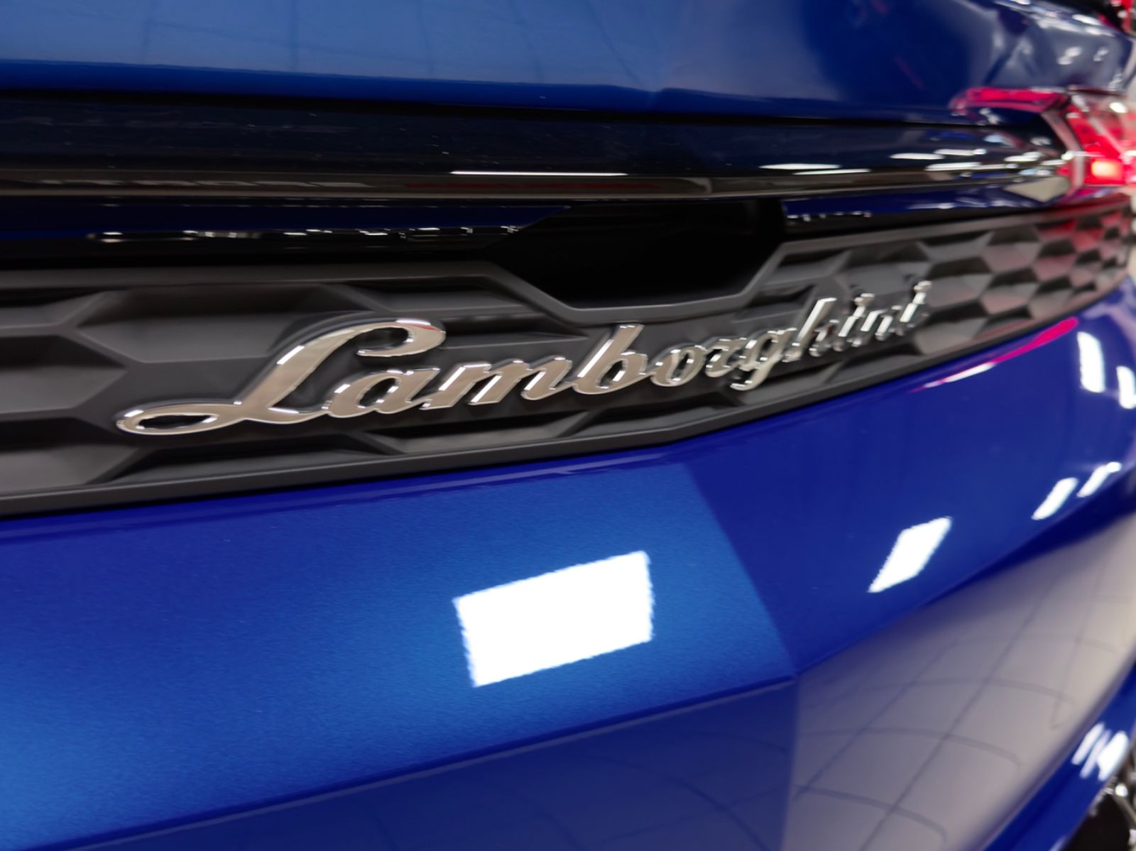 Fahrzeugabbildung Lamborghini URUS SE CARBON B&O MASSAGE PANO HEADUP FULLOPT!!