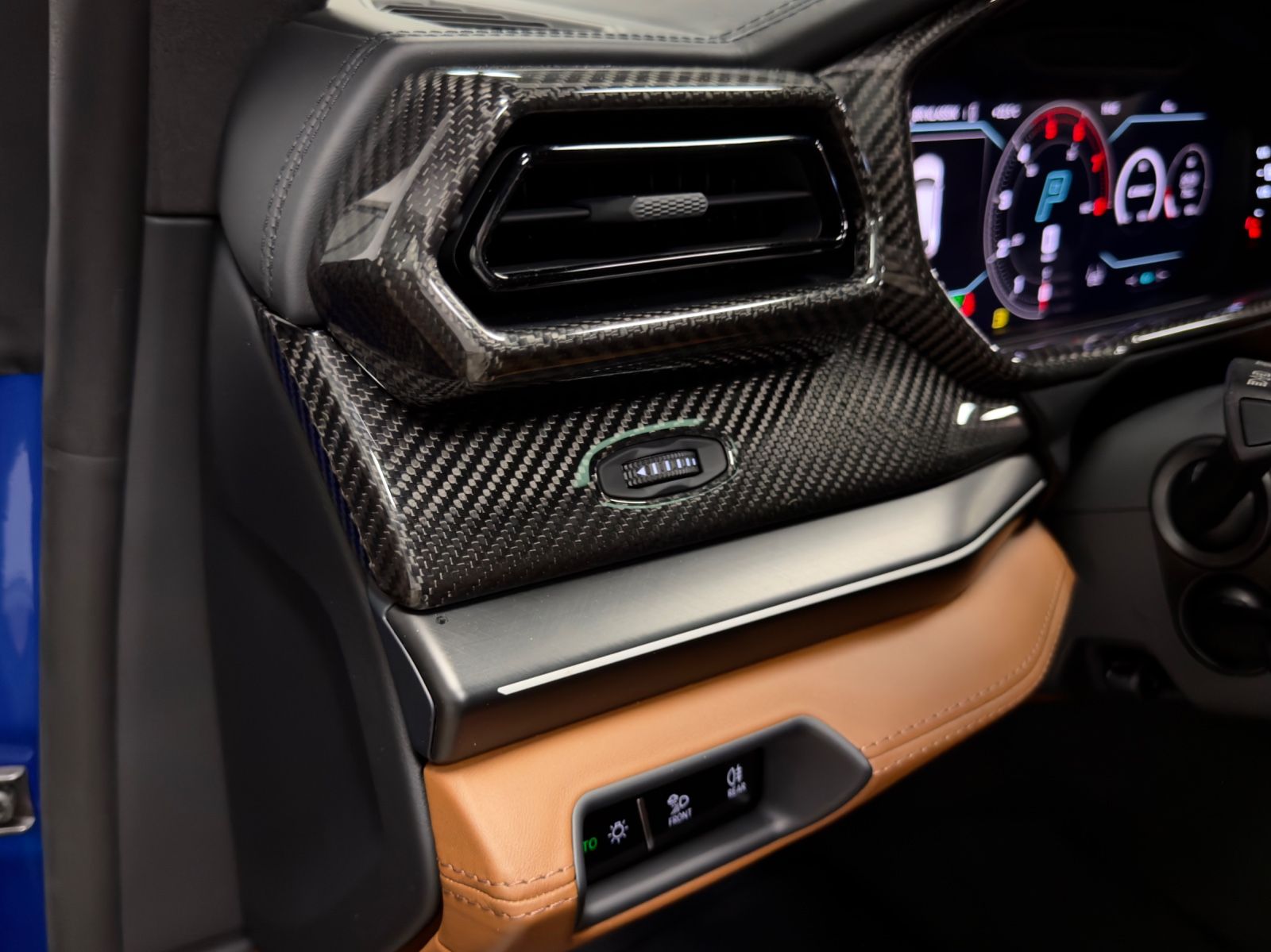 Fahrzeugabbildung Lamborghini URUS SE CARBON B&O MASSAGE PANO HEADUP FULLOPT!!