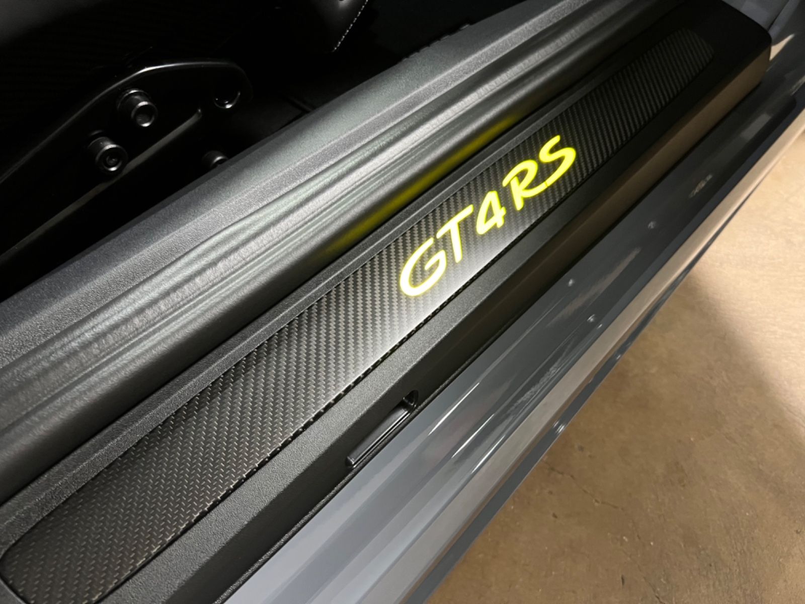 Fahrzeugabbildung Porsche CAYMAN GT4RS WEISSACH CLUBSPORT CERAMIC NEW!!!