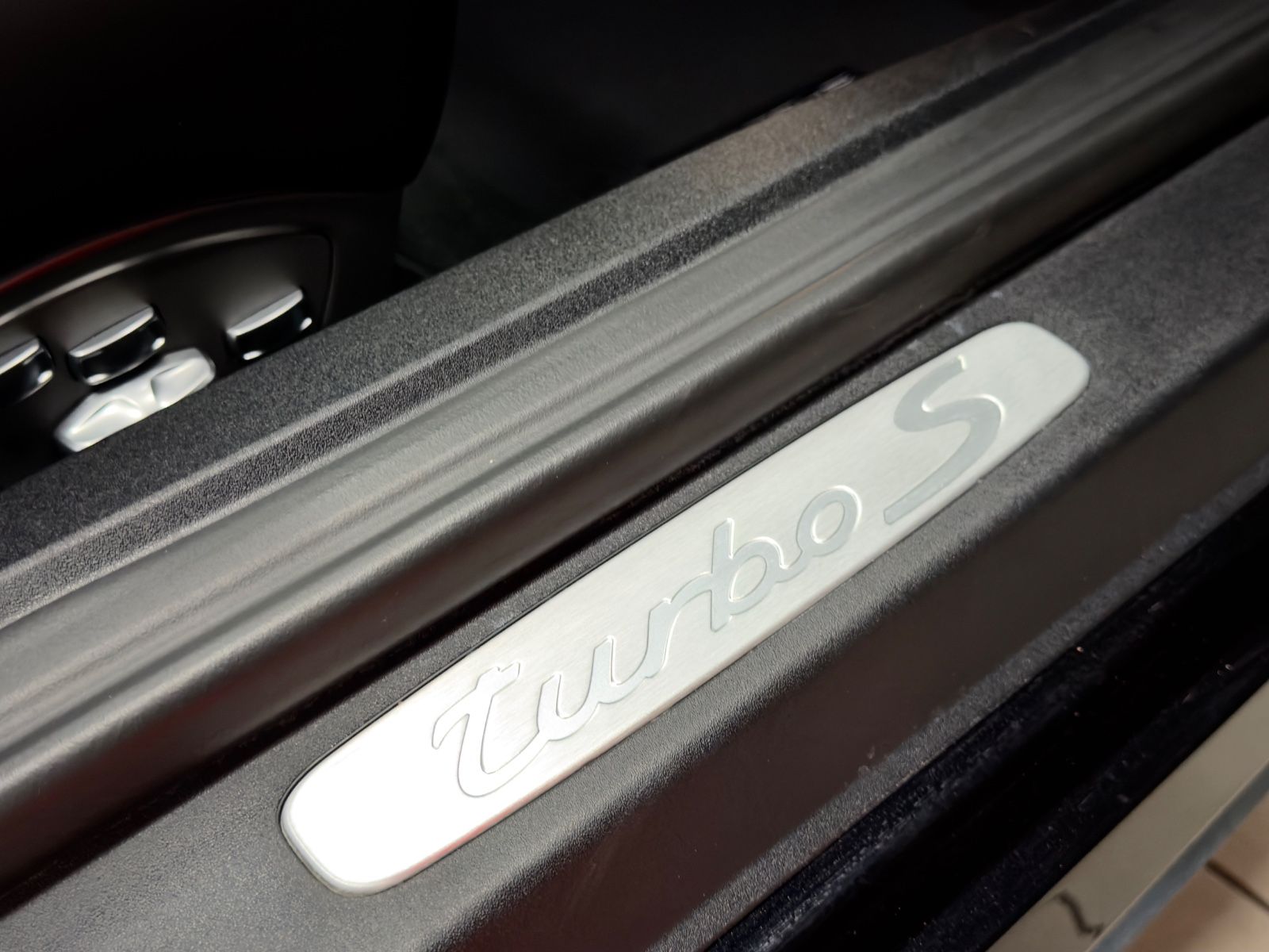Fahrzeugabbildung Porsche 991 TURBO S FACELIFT CERAMIC CARBON BURMEST FULL