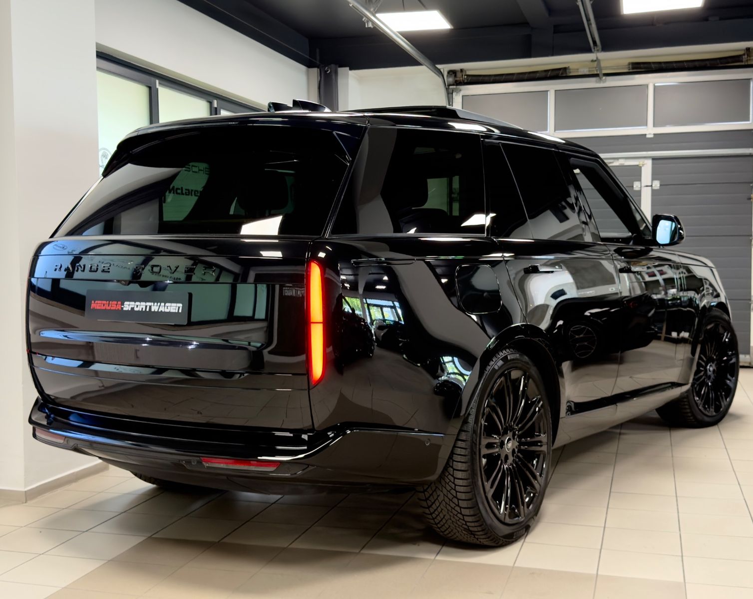 Fahrzeugabbildung Land Rover RANGE ROVER VOGUE D350 HSE FOND TV MASSAGE FULL!