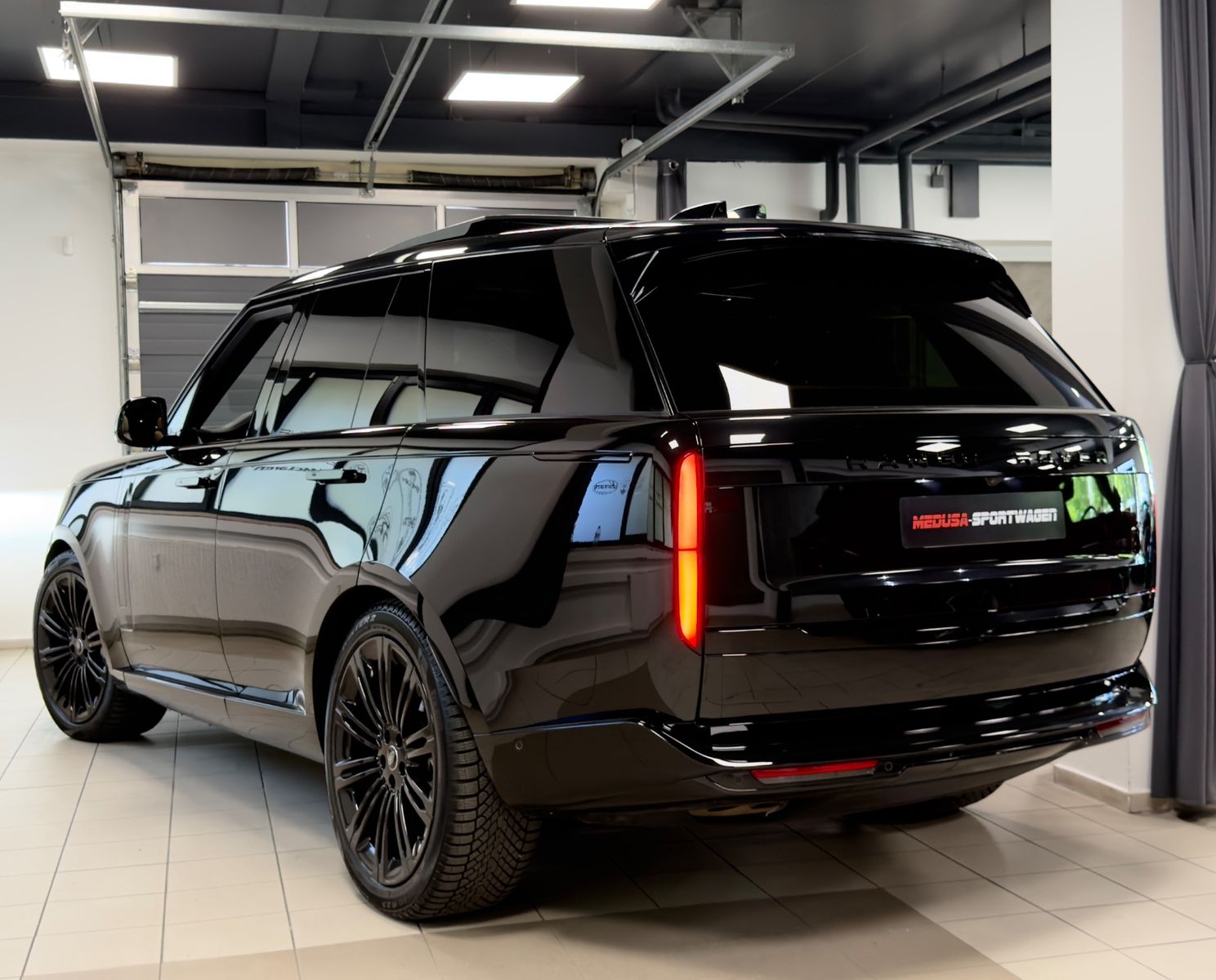 Fahrzeugabbildung Land Rover RANGE ROVER VOGUE D350 HSE FOND TV MASSAGE FULL!