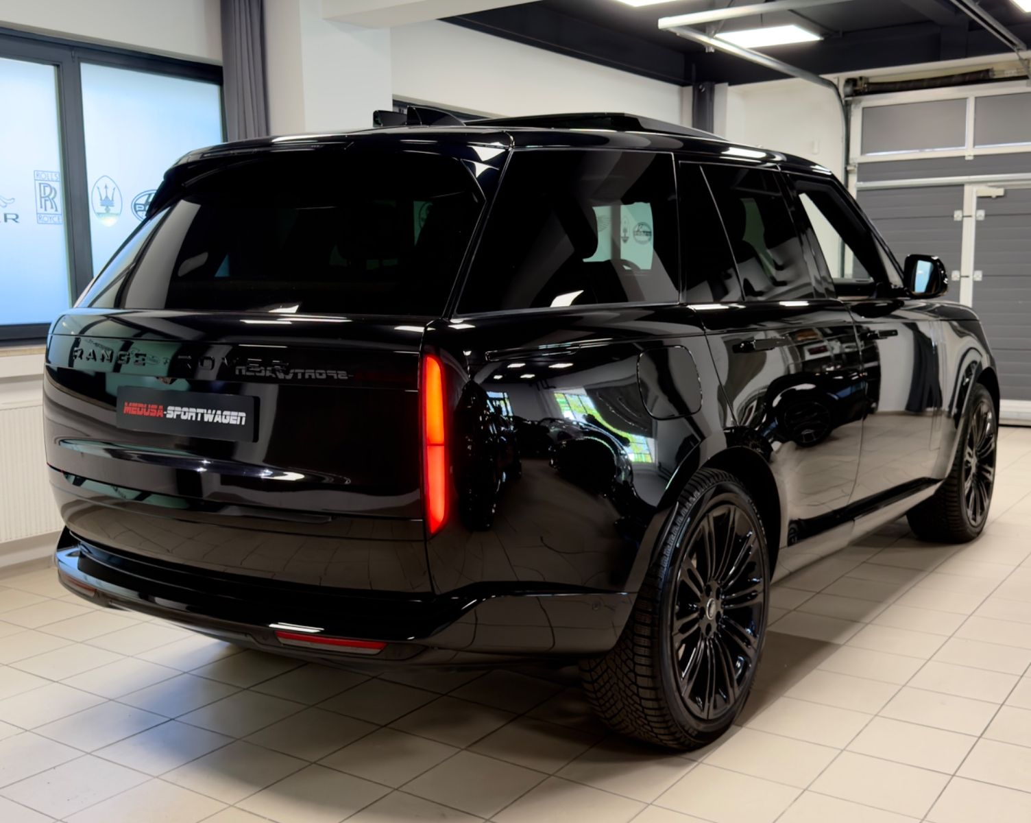 Fahrzeugabbildung Land Rover RANGE ROVER VOGUE D350 HSE FOND TV MASSAGE FULL!