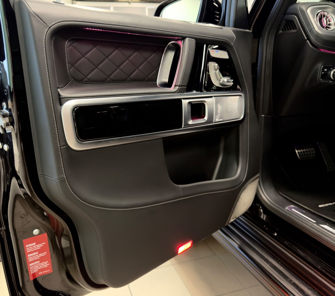 Fahrzeugabbildung Mercedes-Benz G 63 AMG FACELIFT NIGHTPACK II MASSAGE BURMESTER