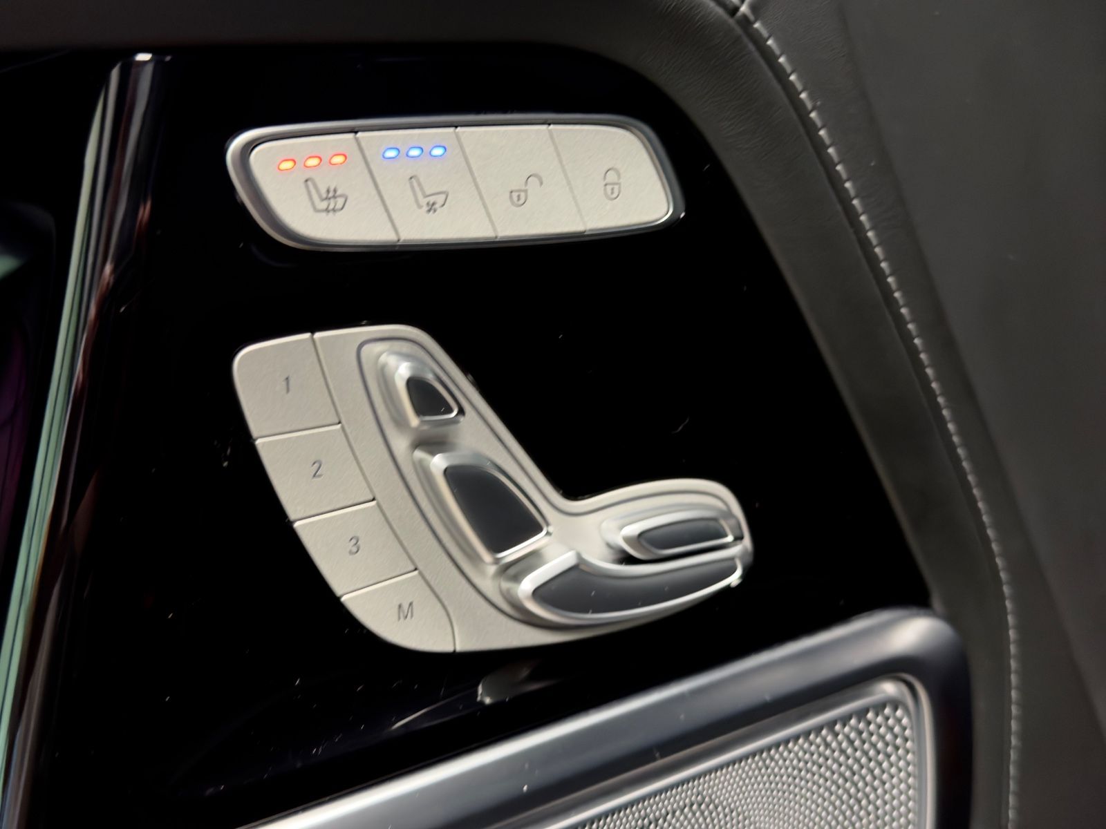 Fahrzeugabbildung Mercedes-Benz G 63 AMG FACELIFT NIGHTPACK II MASSAGE BURMESTER