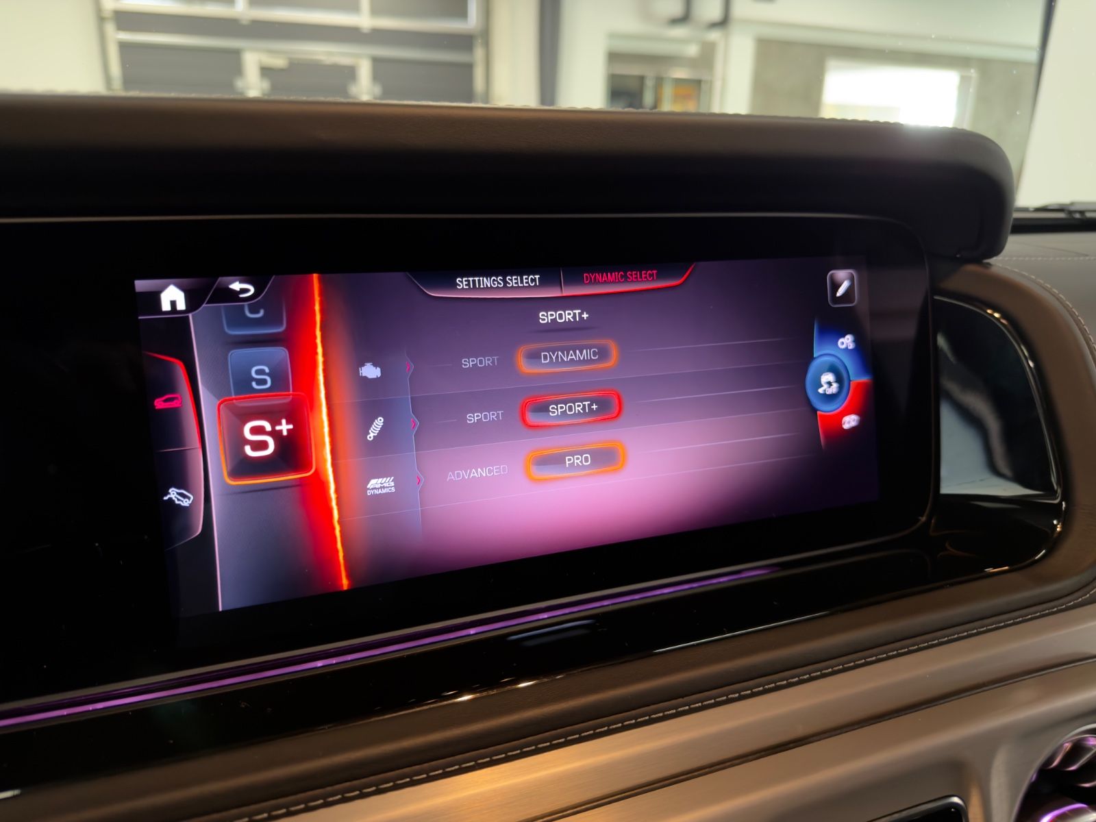 Fahrzeugabbildung Mercedes-Benz G 63 AMG FACELIFT NIGHTPACK II MASSAGE BURMESTER
