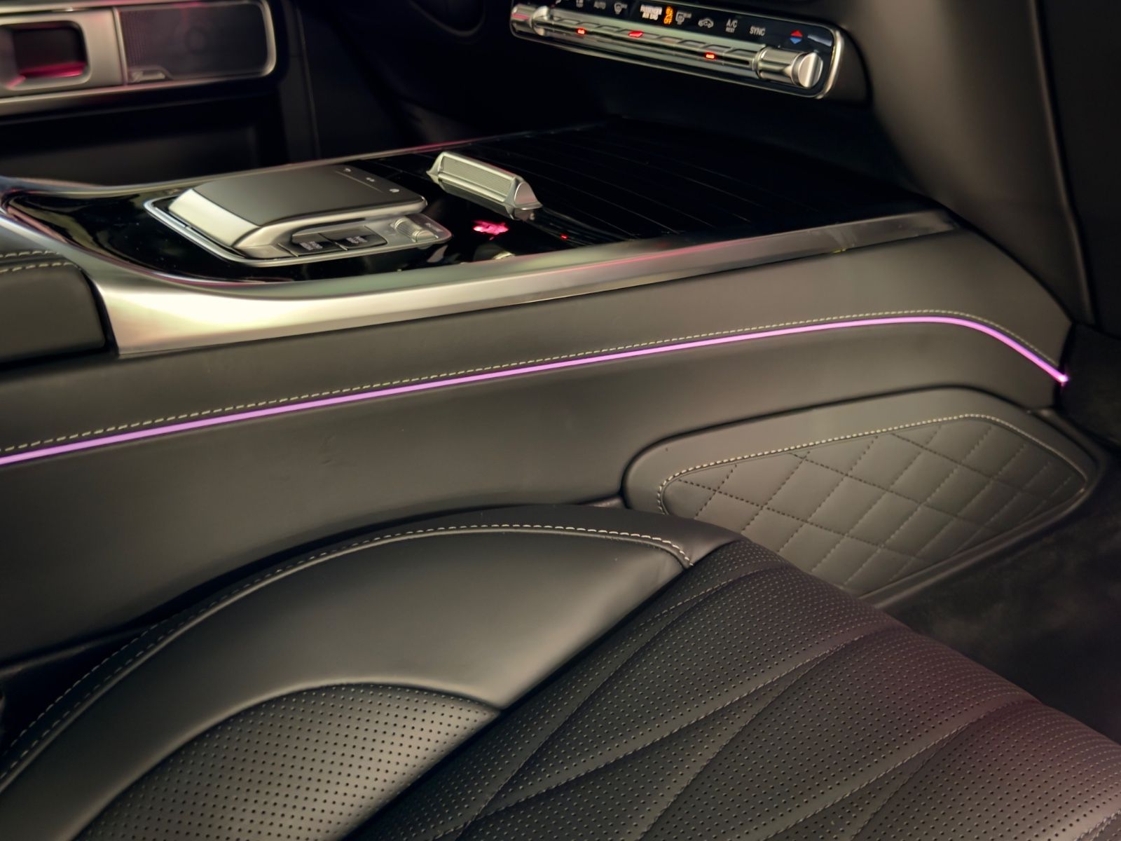 Fahrzeugabbildung Mercedes-Benz G 63 AMG FACELIFT NIGHTPACK II MASSAGE BURMESTER