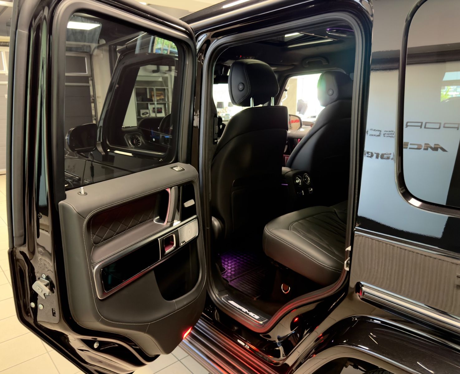 Fahrzeugabbildung Mercedes-Benz G 63 AMG FACELIFT NIGHTPACK II MASSAGE BURMESTER