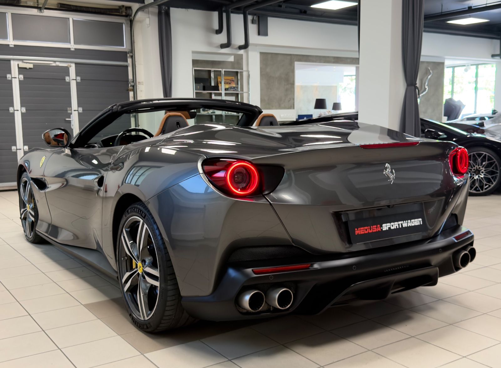 Fahrzeugabbildung Ferrari PORTOFINO V8 CARBON JBL ADAS P-DISPAY