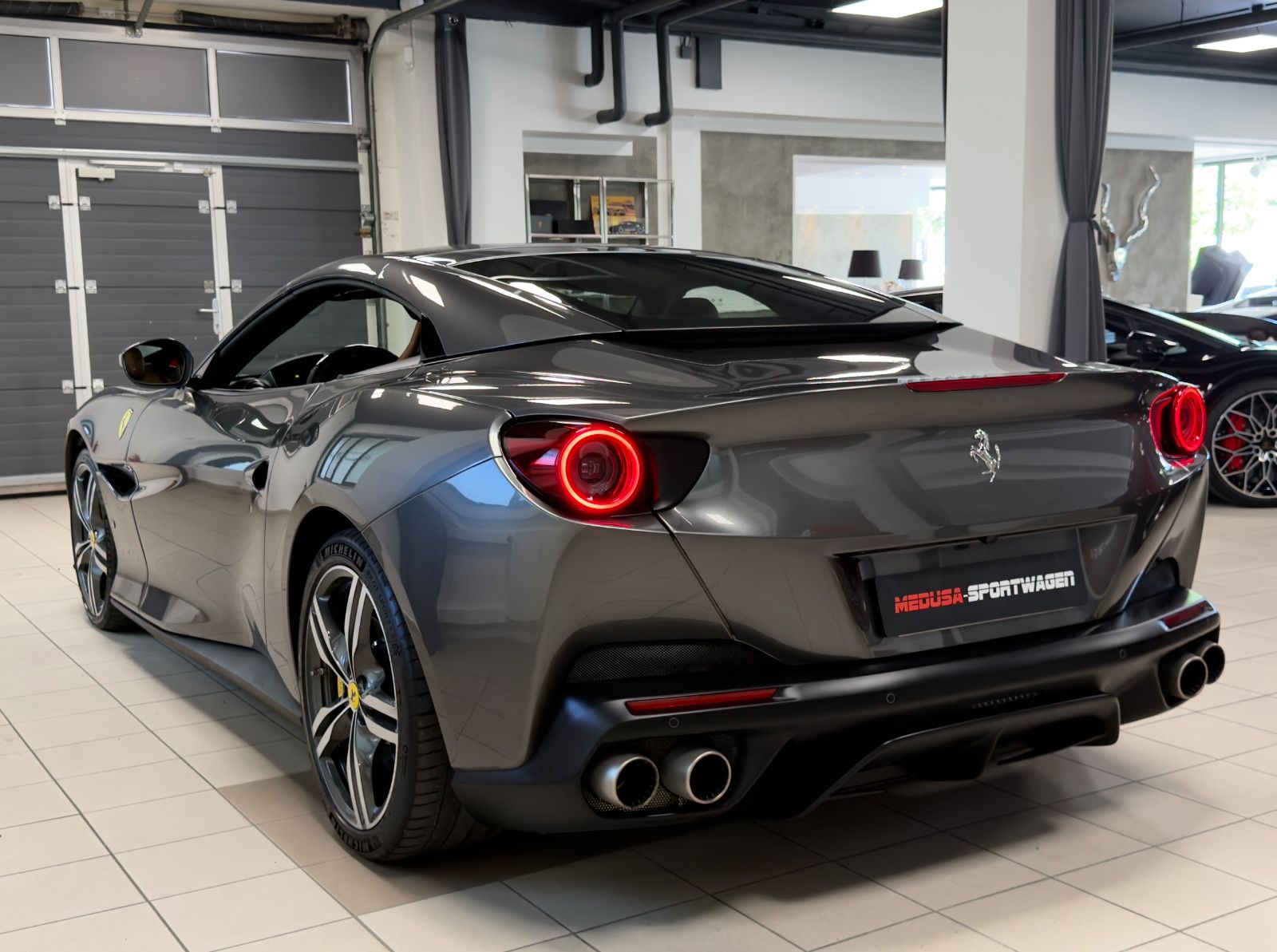 Fahrzeugabbildung Ferrari PORTOFINO V8 CARBON JBL ADAS P-DISPAY