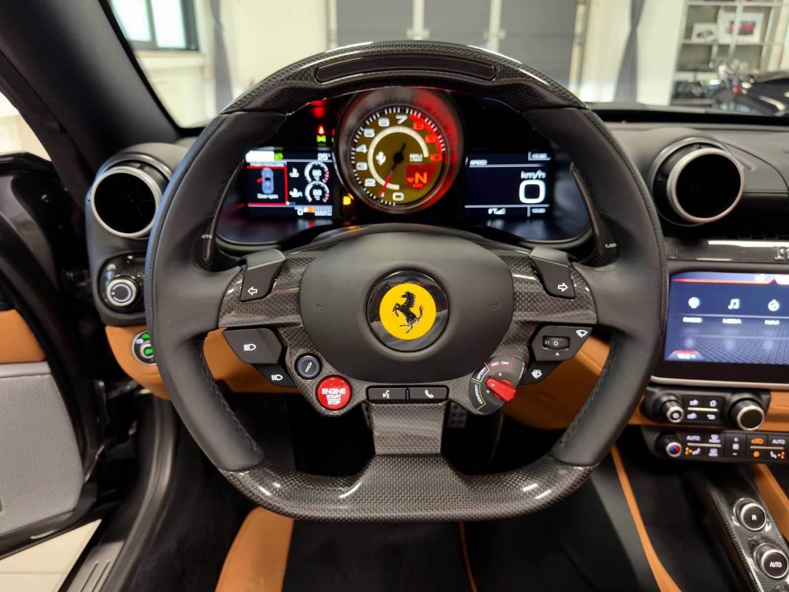 Fahrzeugabbildung Ferrari PORTOFINO V8 CARBON JBL ADAS P-DISPAY