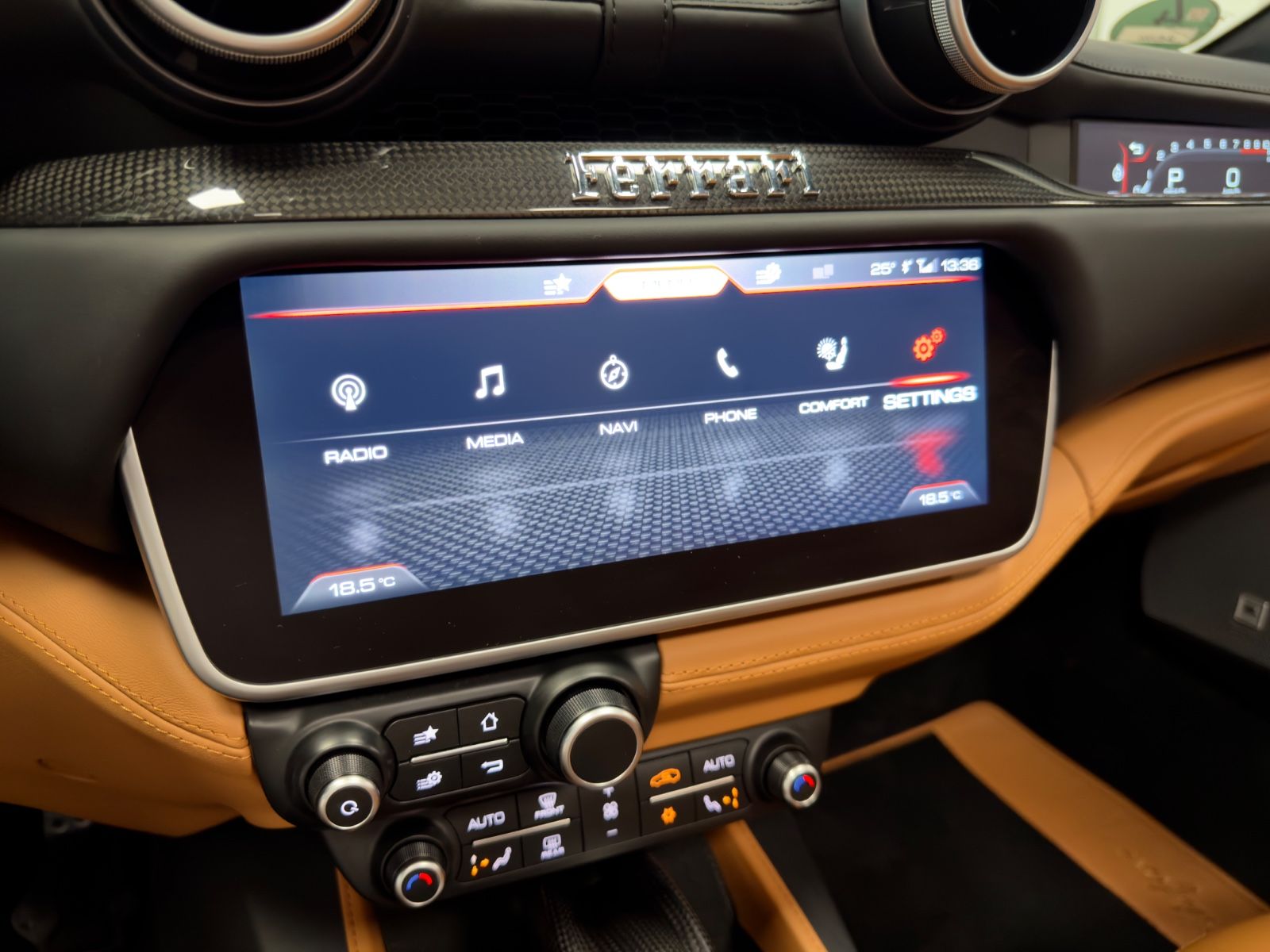 Fahrzeugabbildung Ferrari PORTOFINO V8 CARBON JBL ADAS P-DISPAY