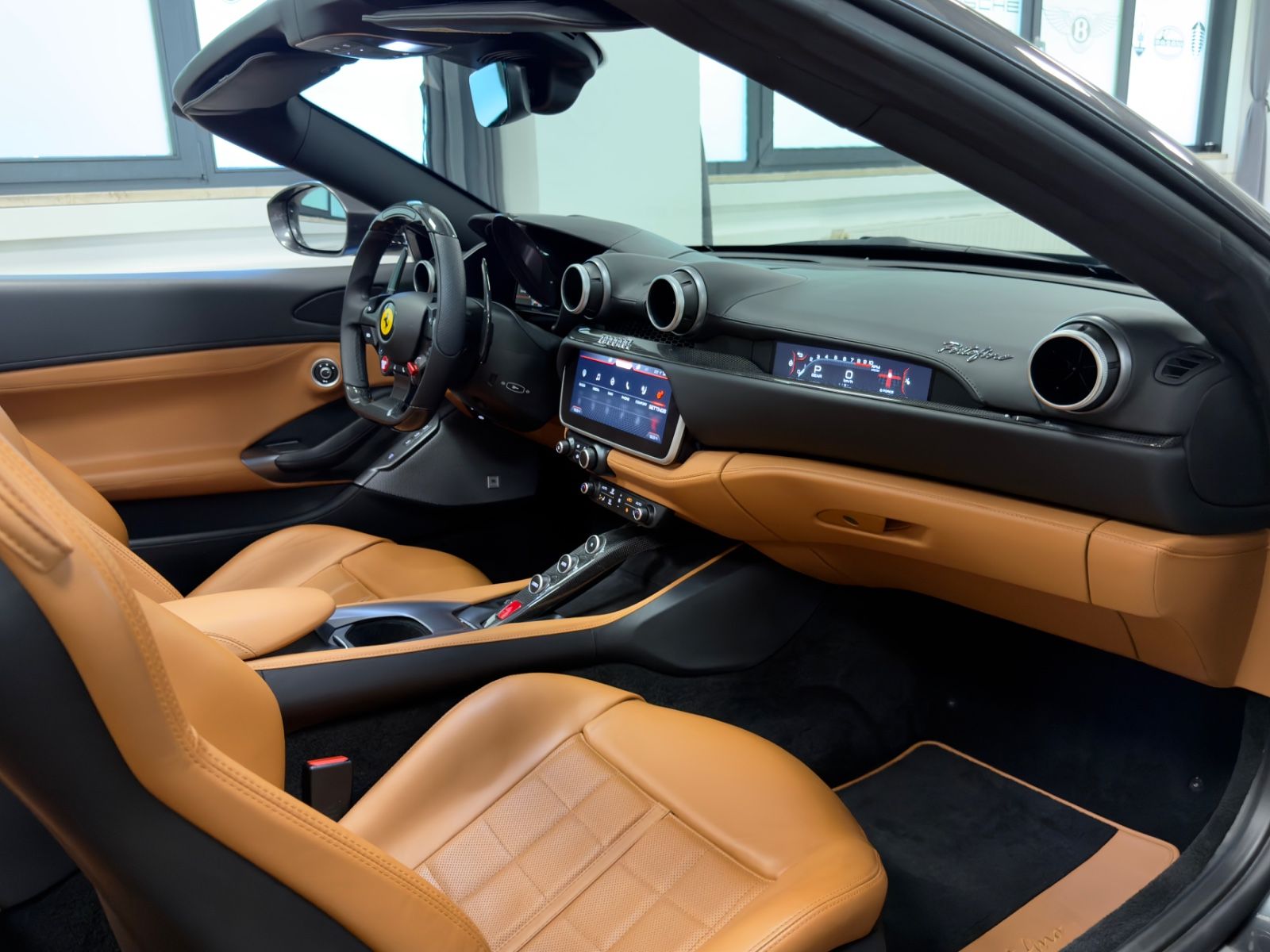 Fahrzeugabbildung Ferrari PORTOFINO V8 CARBON JBL ADAS P-DISPAY