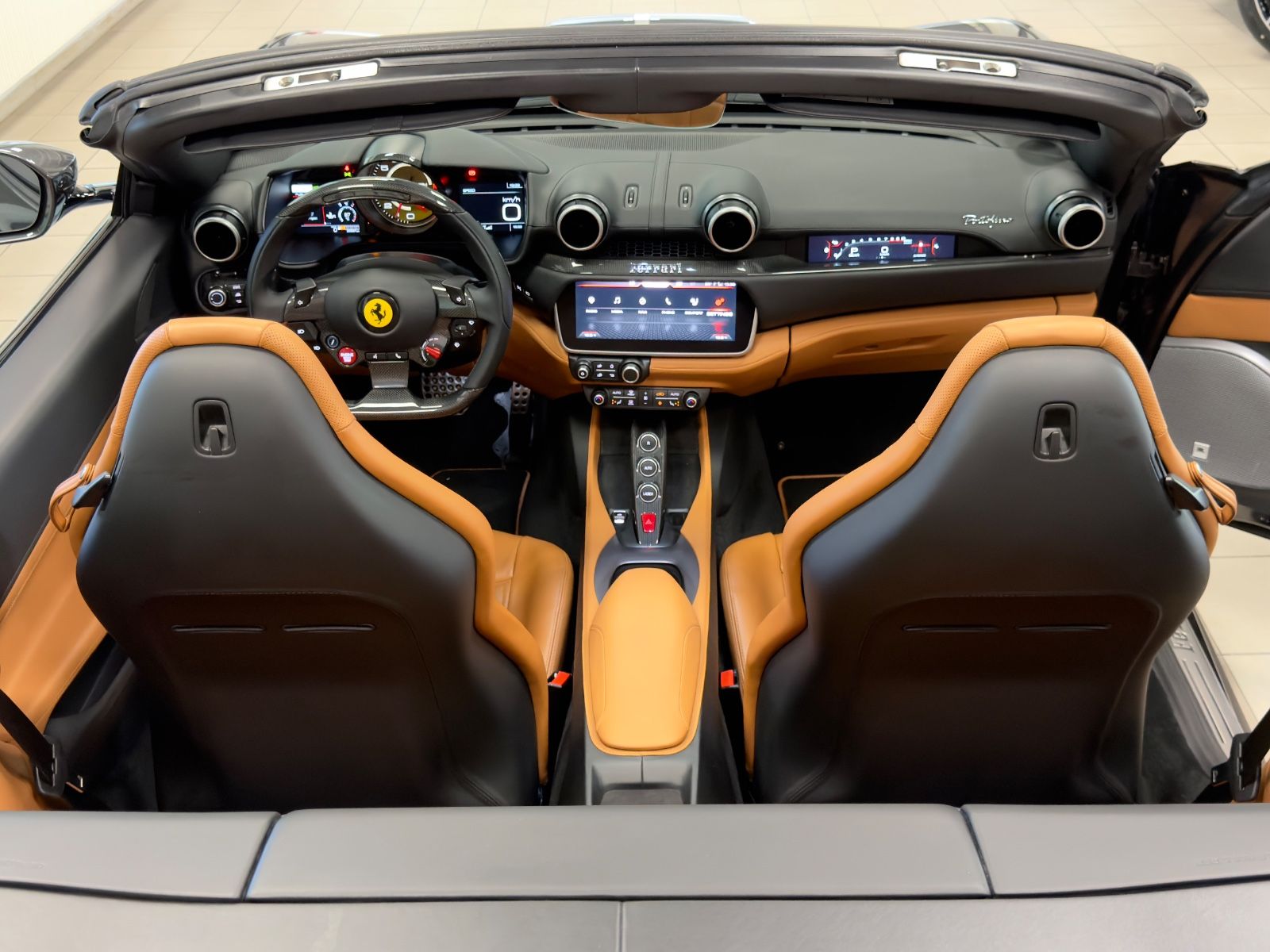 Fahrzeugabbildung Ferrari PORTOFINO V8 CARBON JBL ADAS P-DISPAY