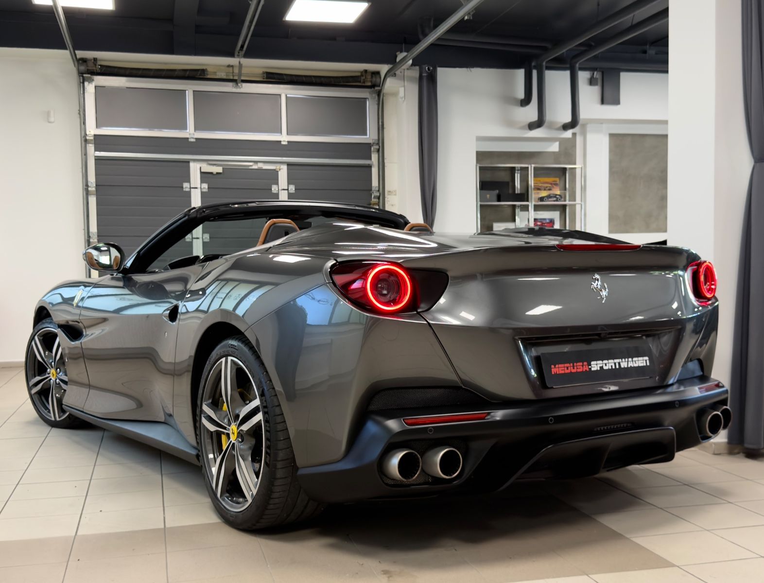 Fahrzeugabbildung Ferrari PORTOFINO V8 CARBON JBL ADAS P-DISPAY