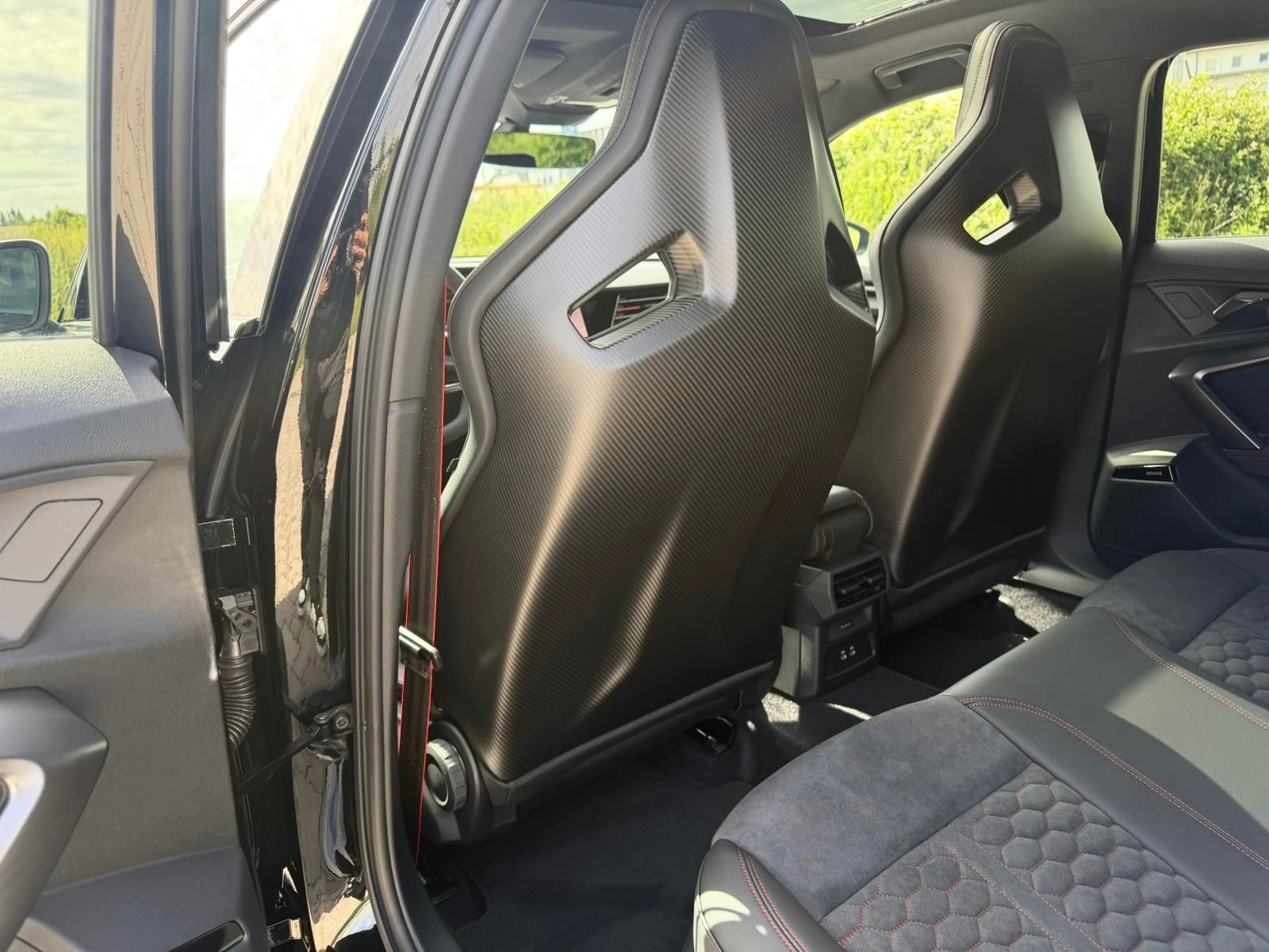 Fahrzeugabbildung Audi RS3 SPORTBACK CERAMIC CARBON EXT&INT PANO FULL!