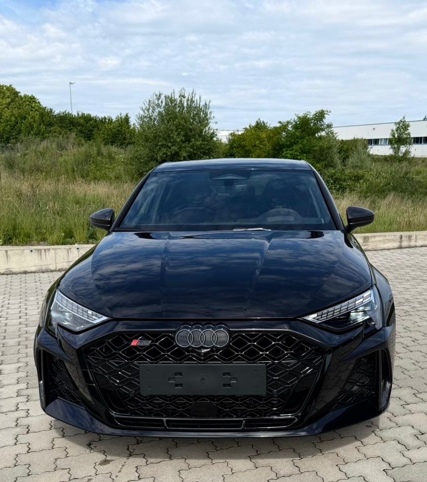 Fahrzeugabbildung Audi RS3 SPORTBACK CERAMIC CARBON EXT&INT PANO FULL!
