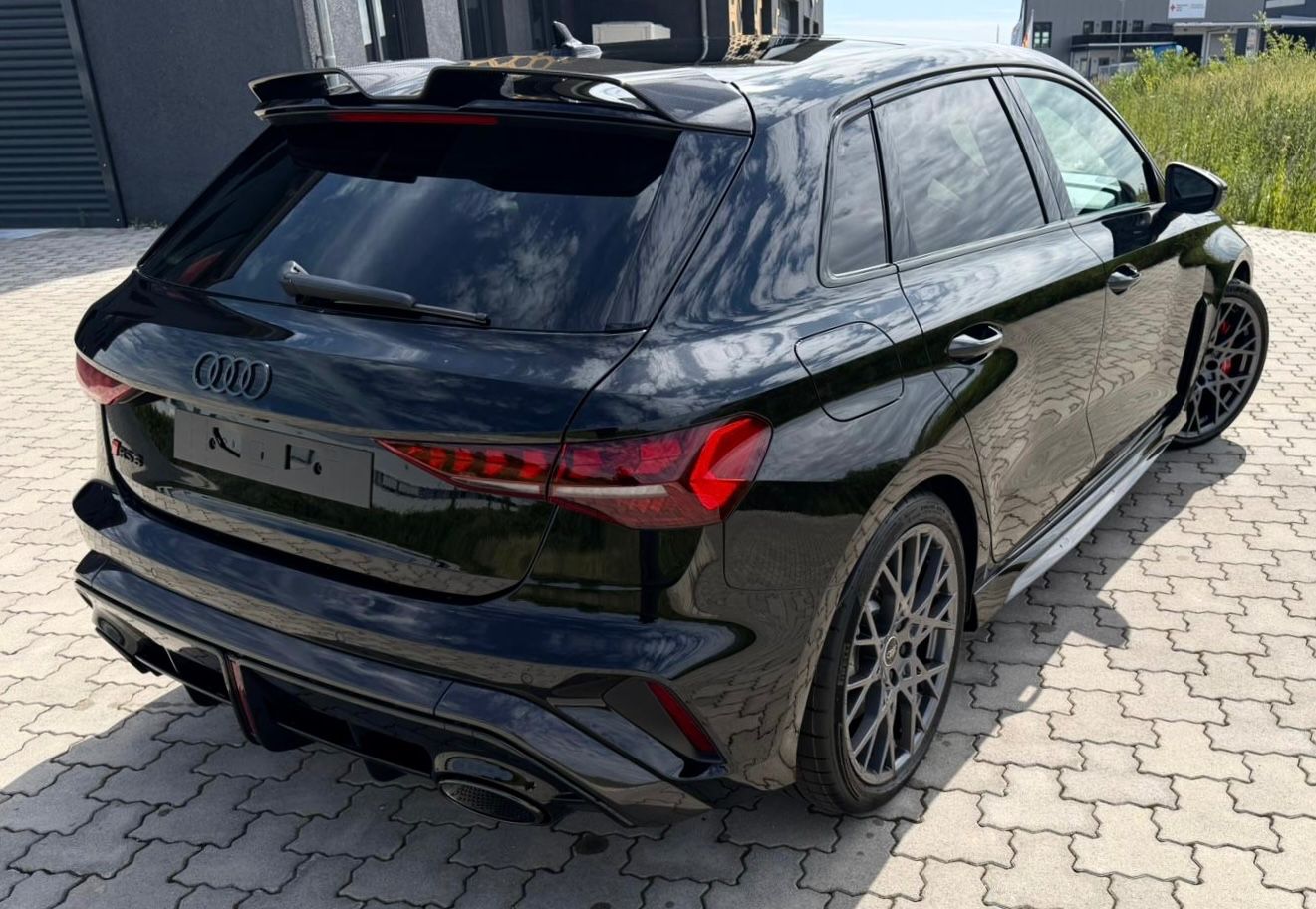 Fahrzeugabbildung Audi RS3 SPORTBACK CERAMIC CARBON EXT&INT PANO FULL!