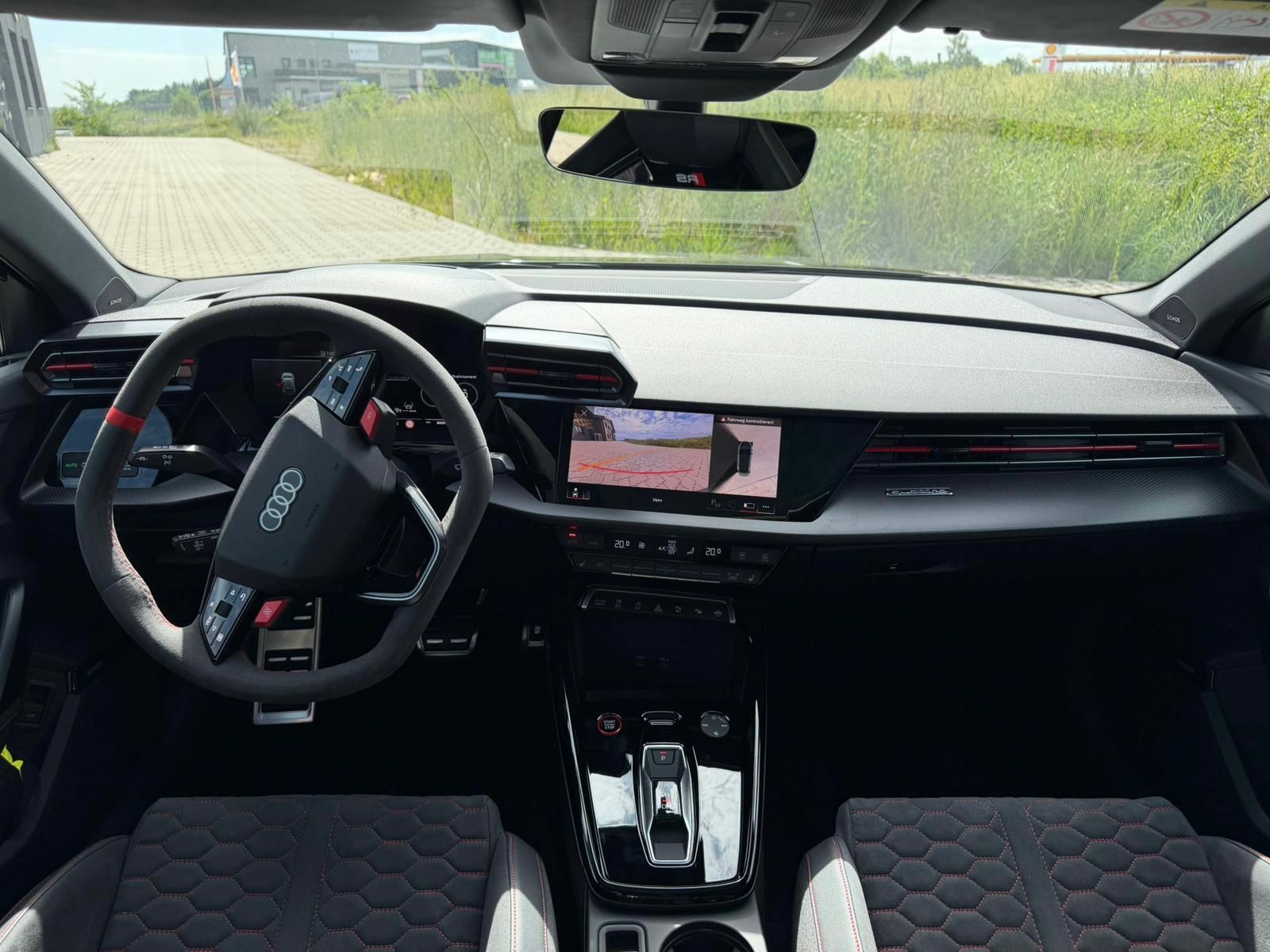 Fahrzeugabbildung Audi RS3 SPORTBACK CERAMIC CARBON EXT&INT PANO FULL!