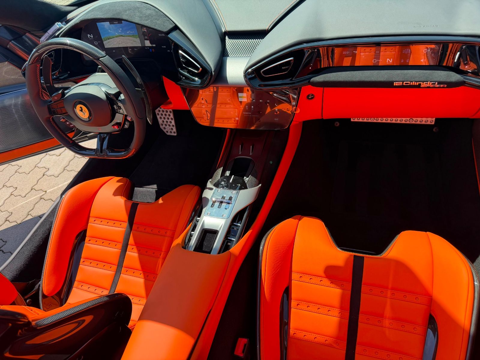 Fahrzeugabbildung Ferrari 12 CILINDRI SPIDER ORANGEINT LIFT CARBON 26 FULL