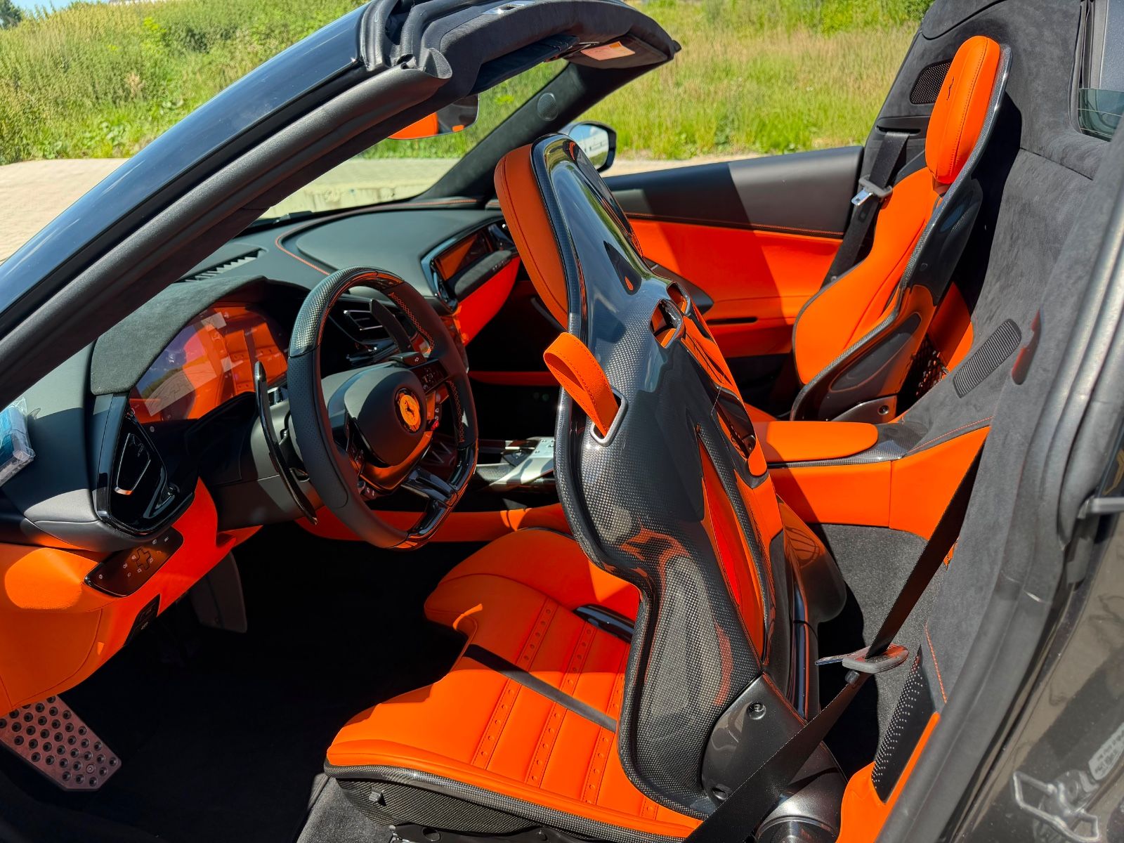 Fahrzeugabbildung Ferrari 12 CILINDRI SPIDER ORANGEINT LIFT CARBON 26 FULL