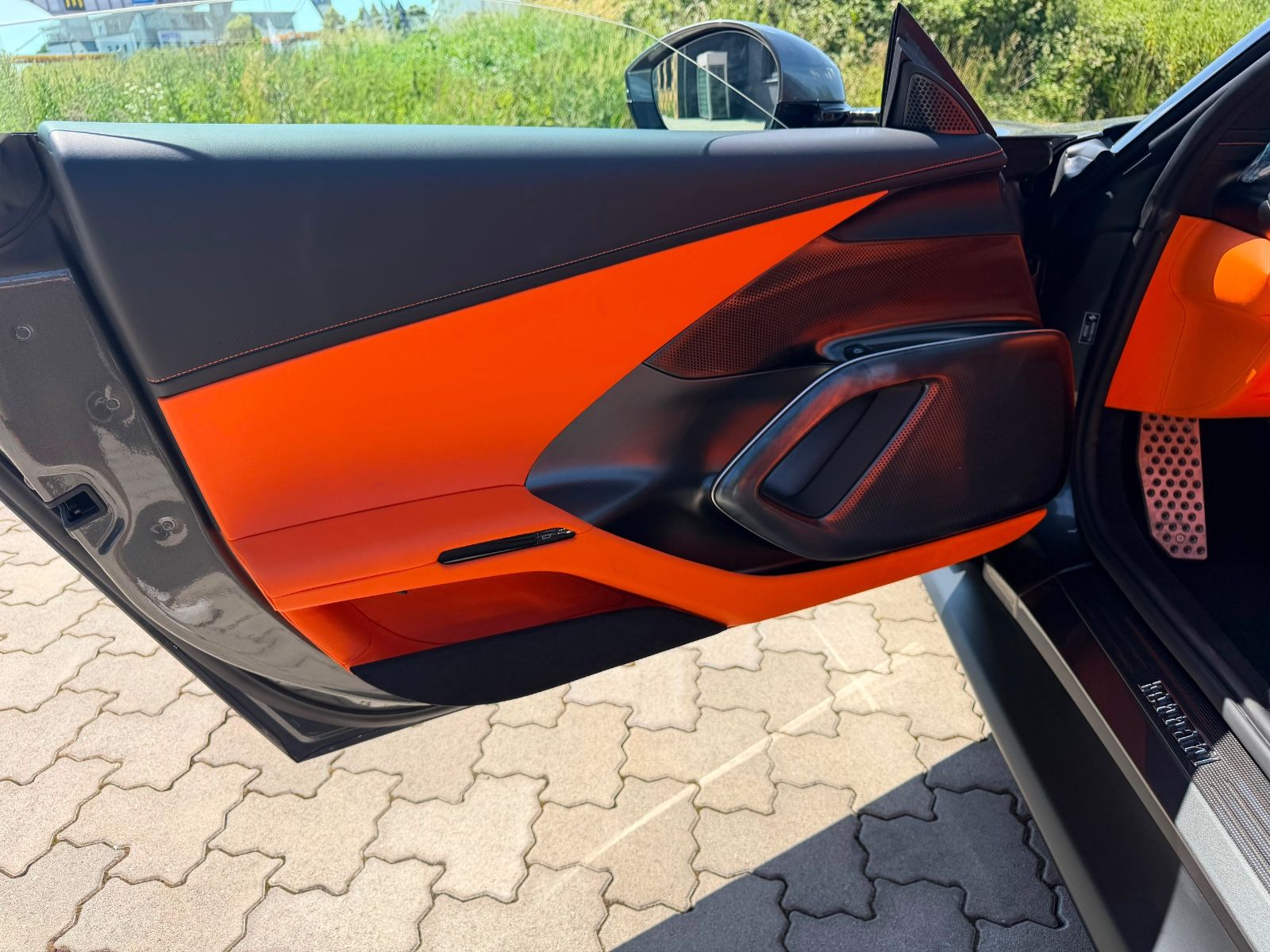 Fahrzeugabbildung Ferrari 12 CILINDRI SPIDER ORANGEINT LIFT CARBON 26 FULL