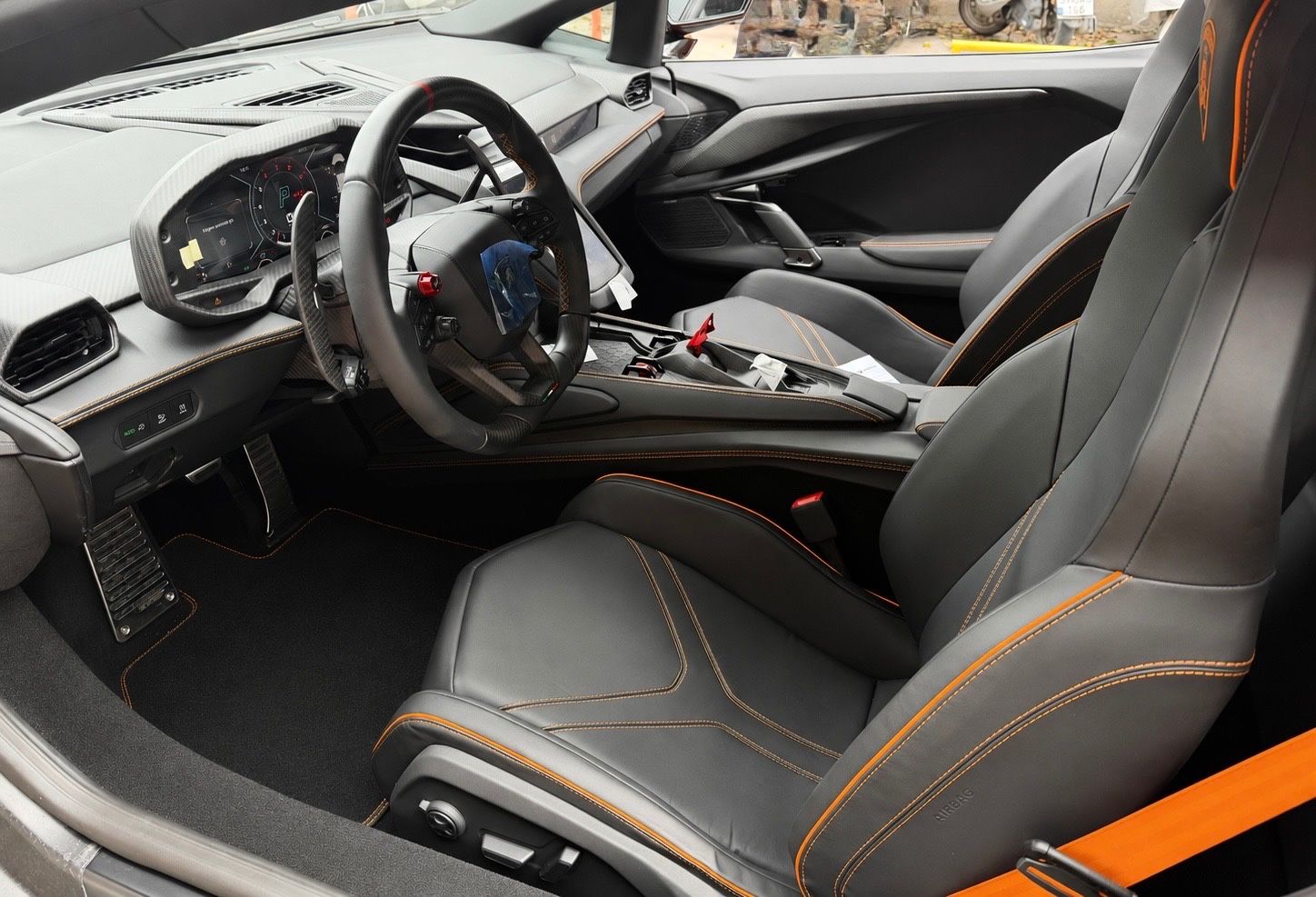 Fahrzeugabbildung Lamborghini REVUELTO AD PERSONAM FULL CARBON SONUS 26 FULL!