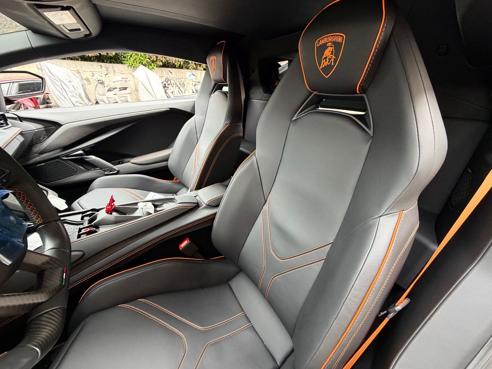 Fahrzeugabbildung Lamborghini REVUELTO AD PERSONAM FULL CARBON SONUS 26 FULL!